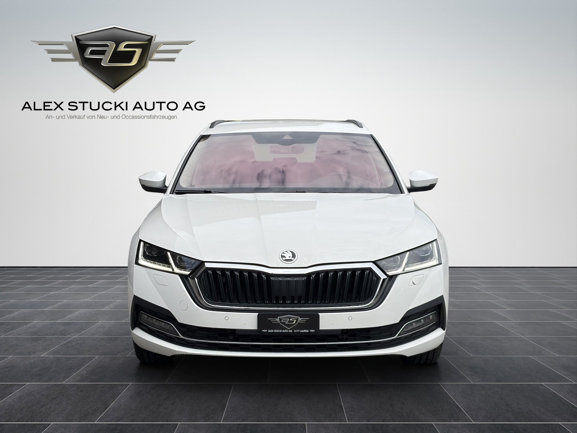 SKODA Octavia Combi 2.0 TDI DSG Style-image-1