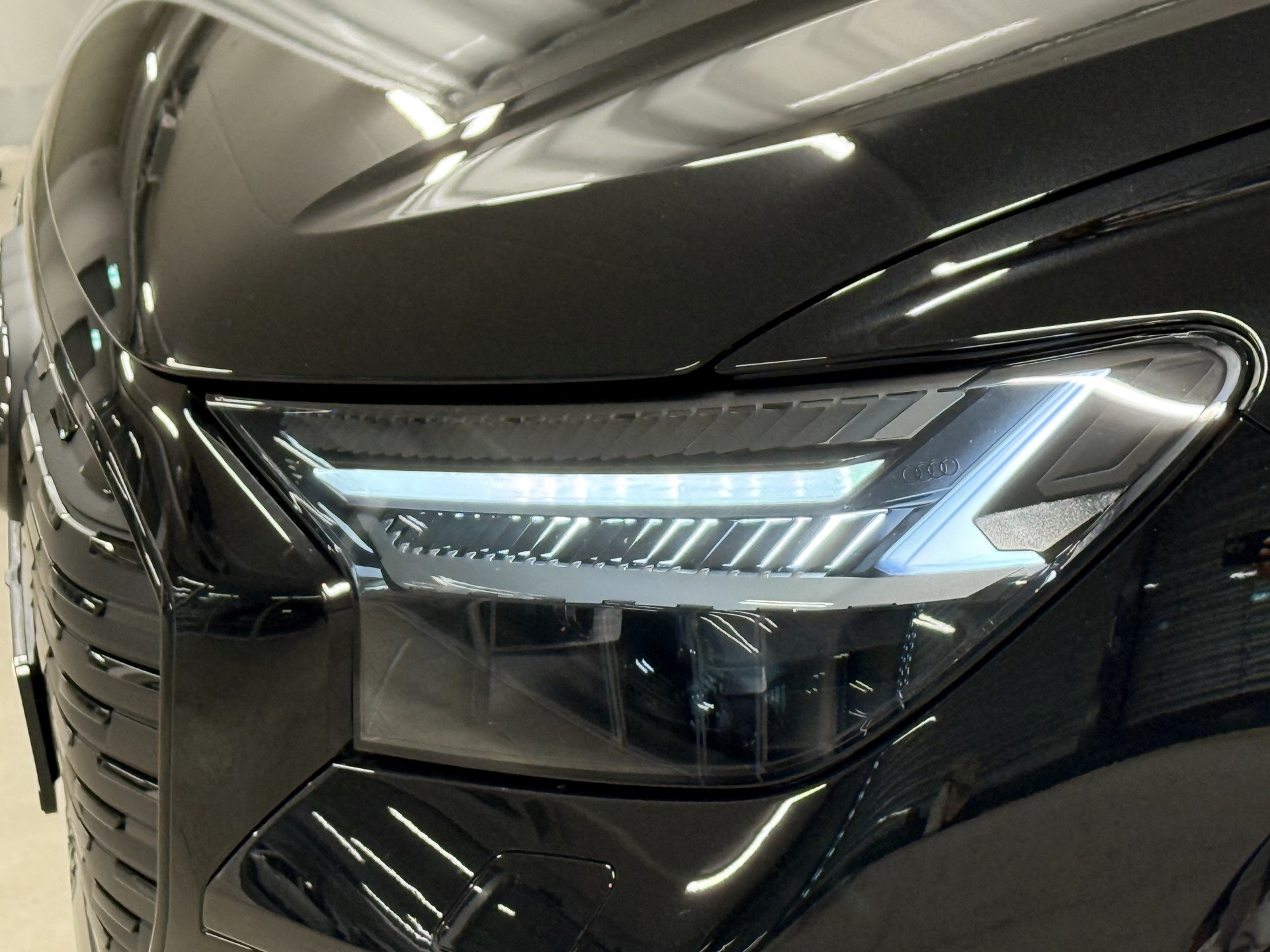 AUDI Q4 e-tron 55 quattro-image-5
