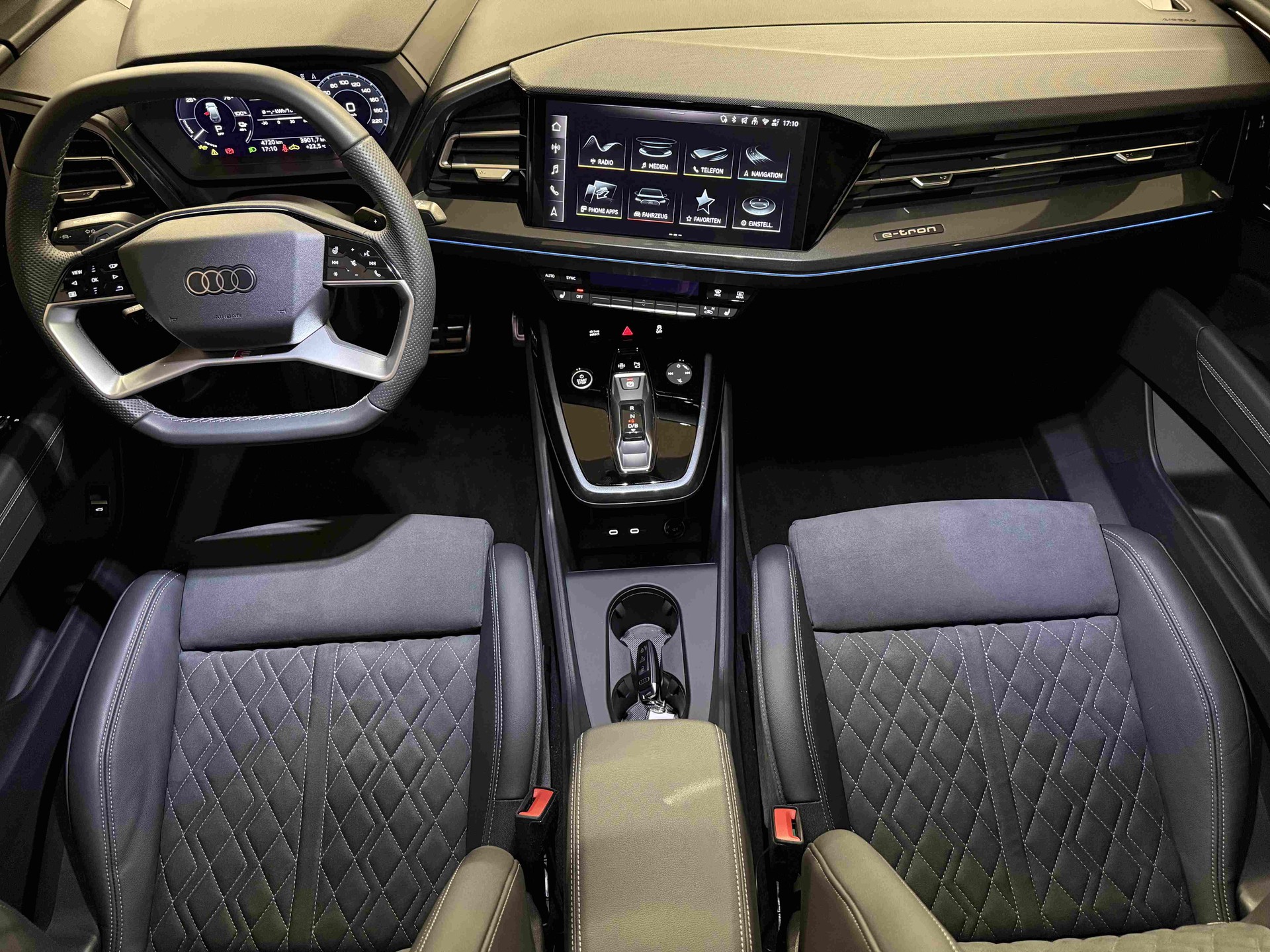AUDI Q4 e-tron 55 quattro-image-7