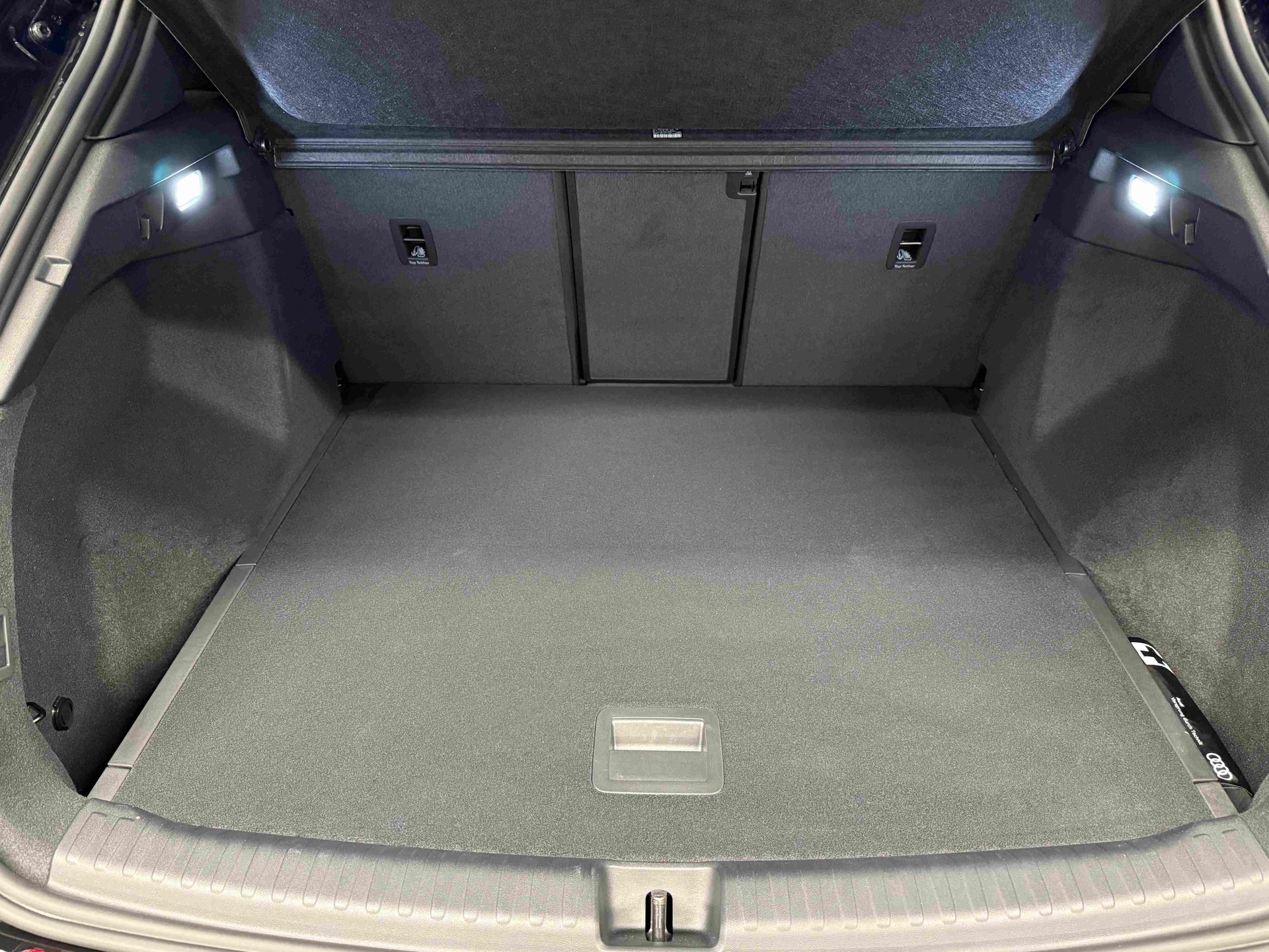 AUDI Q4 e-tron 55 quattro-image-11
