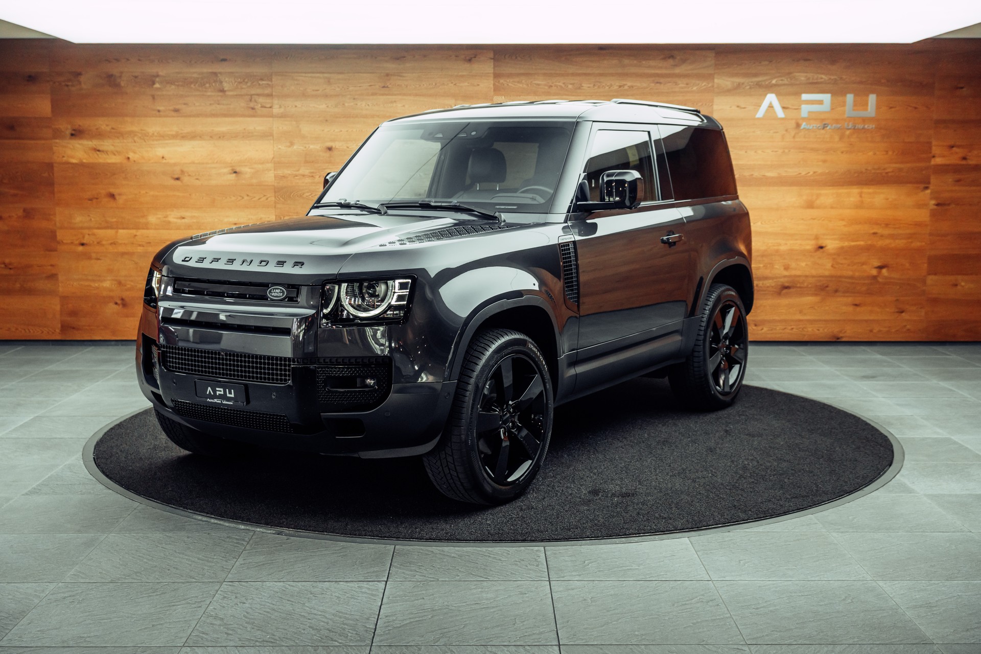 LAND ROVER Defender 90 P300 Si4 SE AT8-image-4