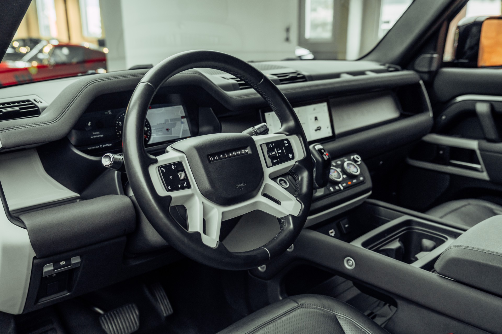 LAND ROVER Defender 90 P300 Si4 SE AT8-image-7