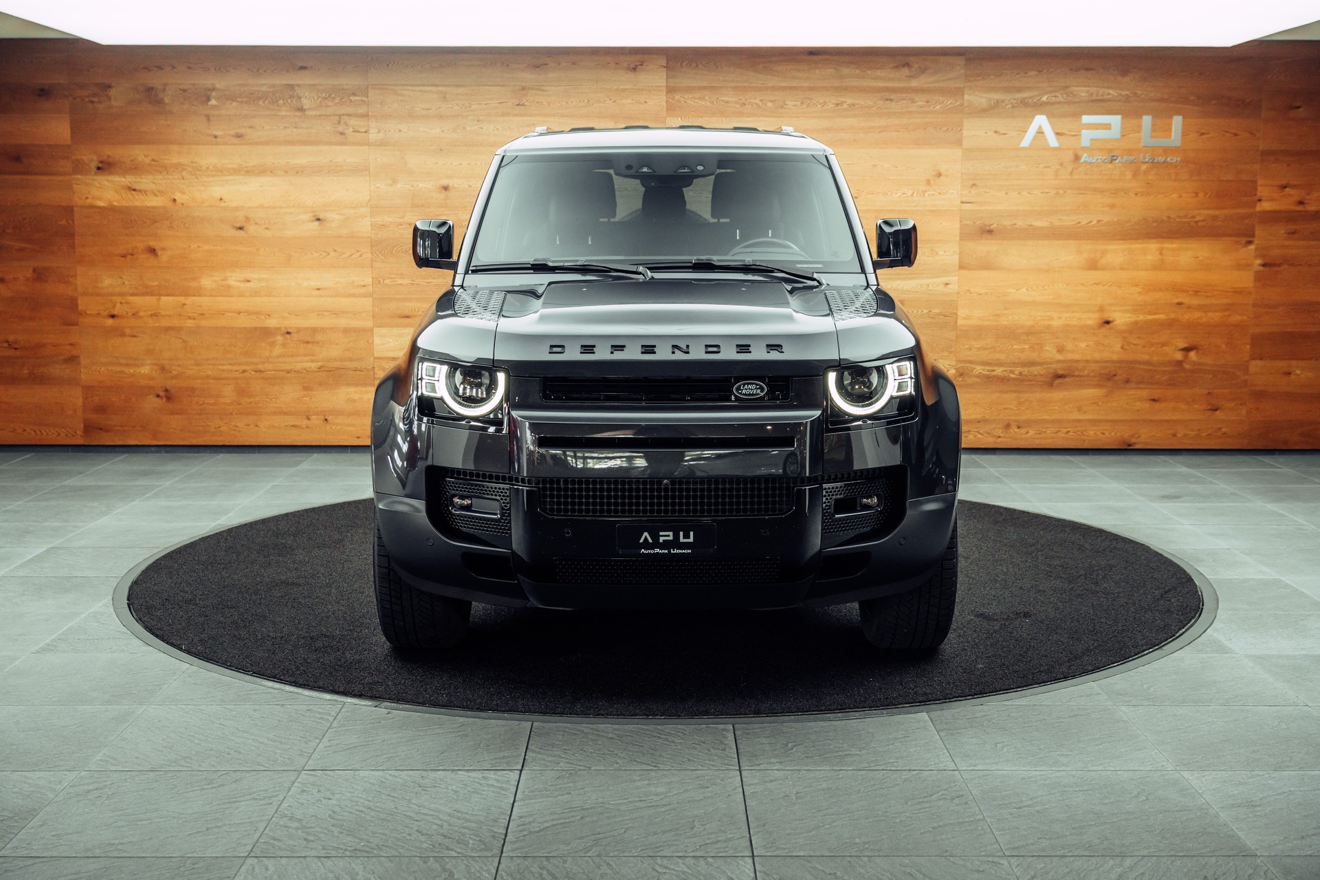 LAND ROVER Defender 90 P300 Si4 SE AT8-image-9