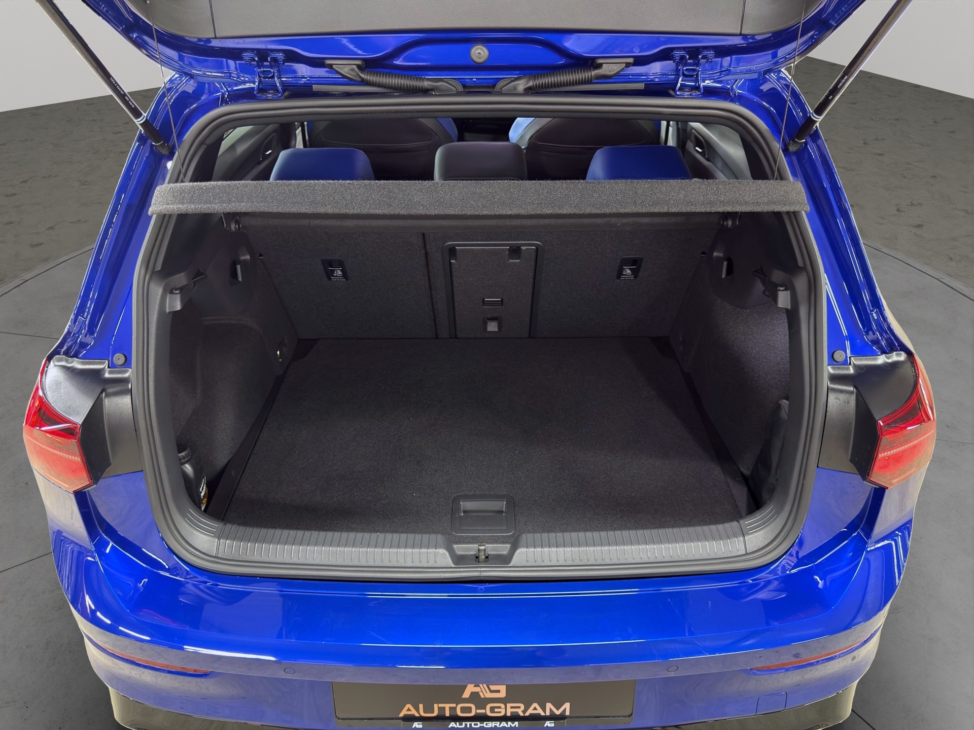 VW Golf 2.0 TSI R DSG 4Motion-image-27