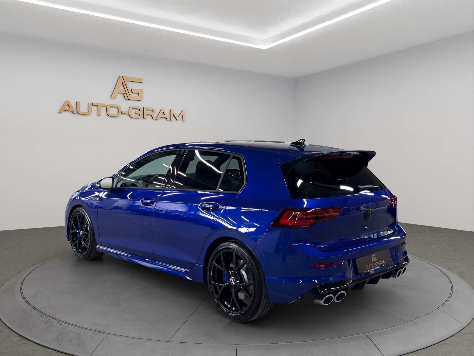 VW Golf 2.0 TSI R DSG 4Motion-image-2