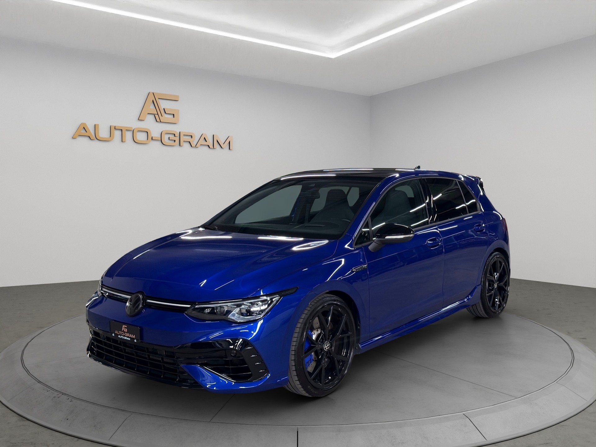 VW Golf 2.0 TSI R DSG 4Motion-image-0