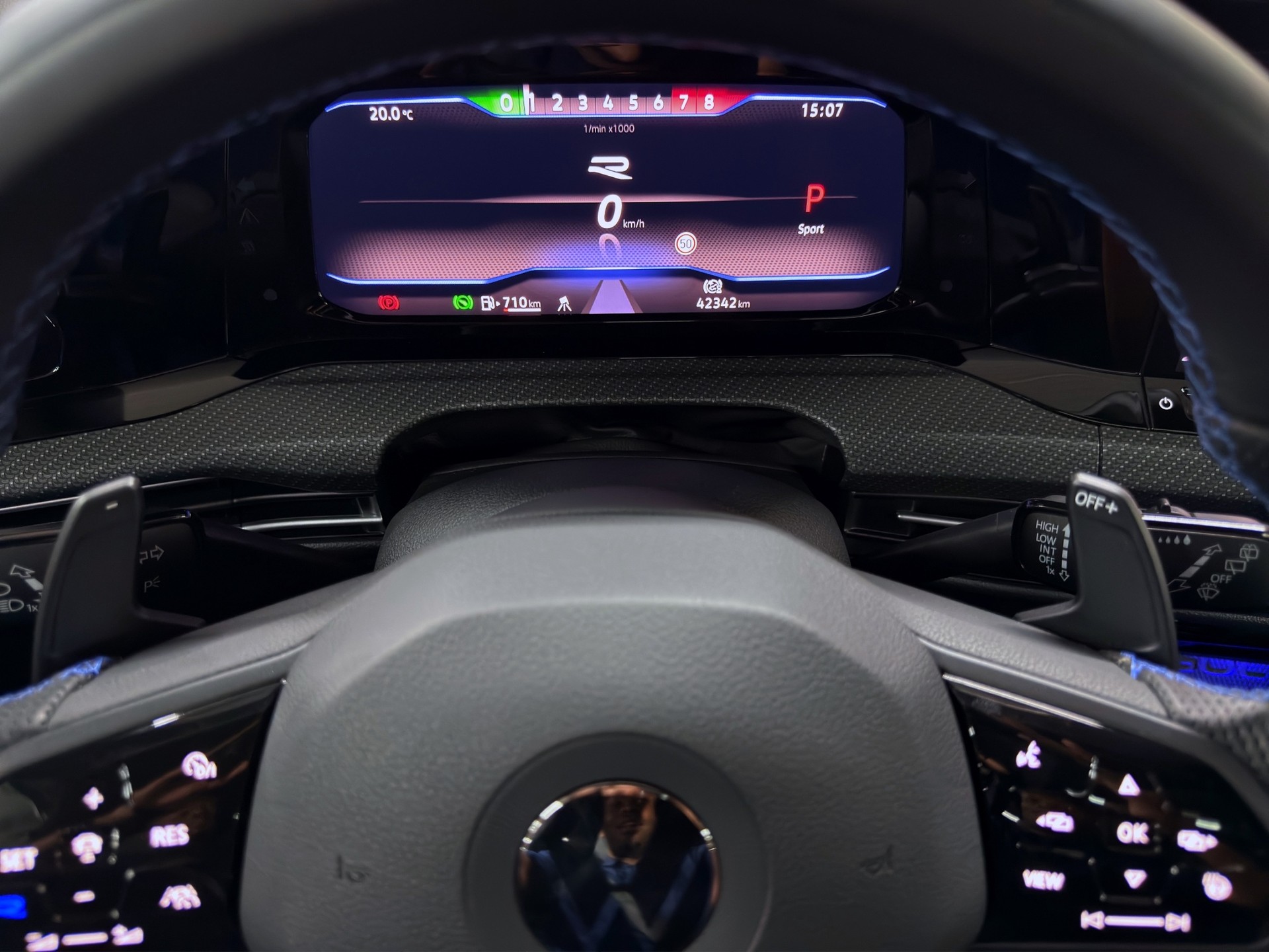 VW Golf 2.0 TSI R DSG 4Motion-image-18