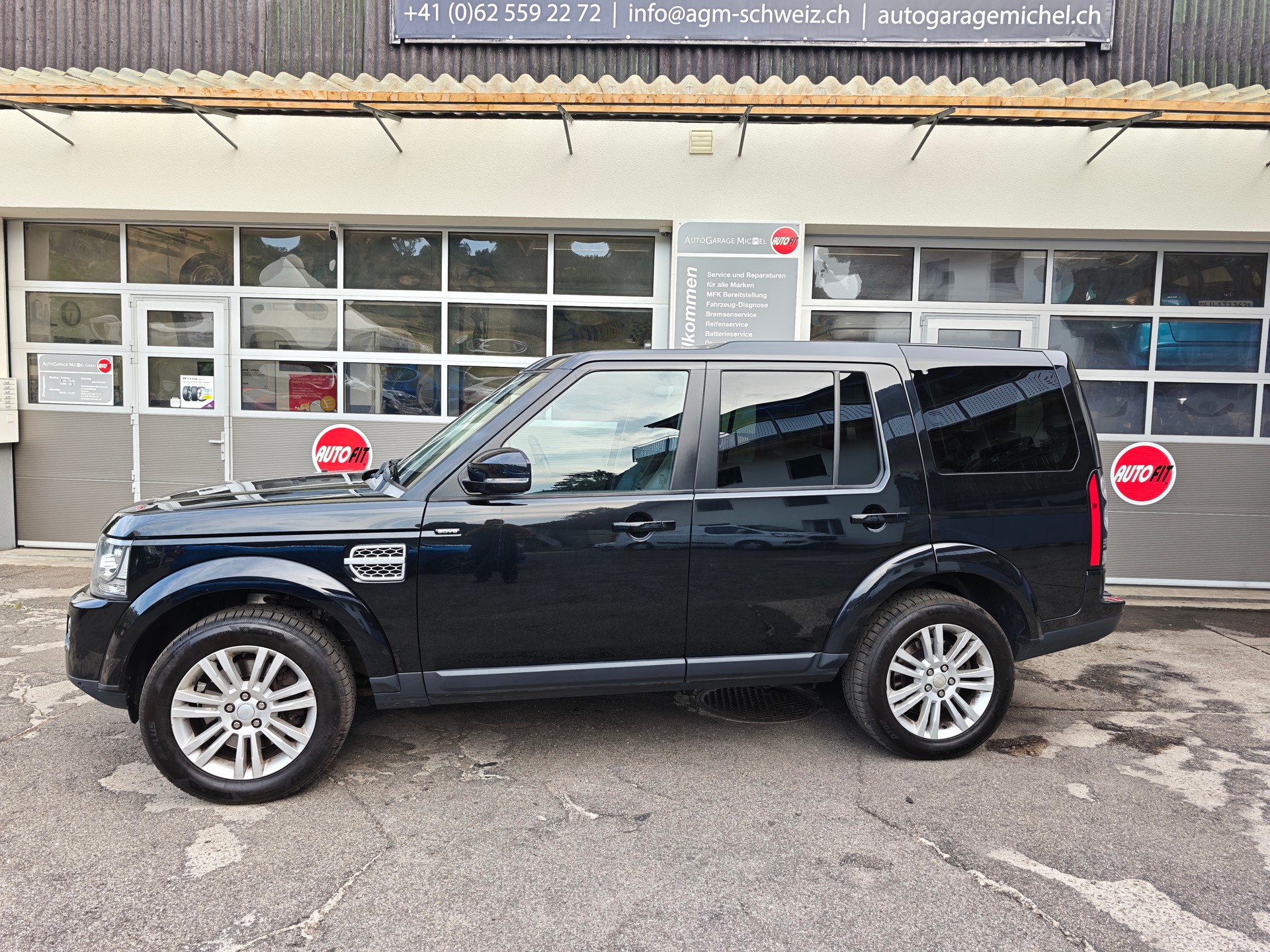 LAND ROVER Discovery 3.0 SDV6 HSE Automatic-image-4