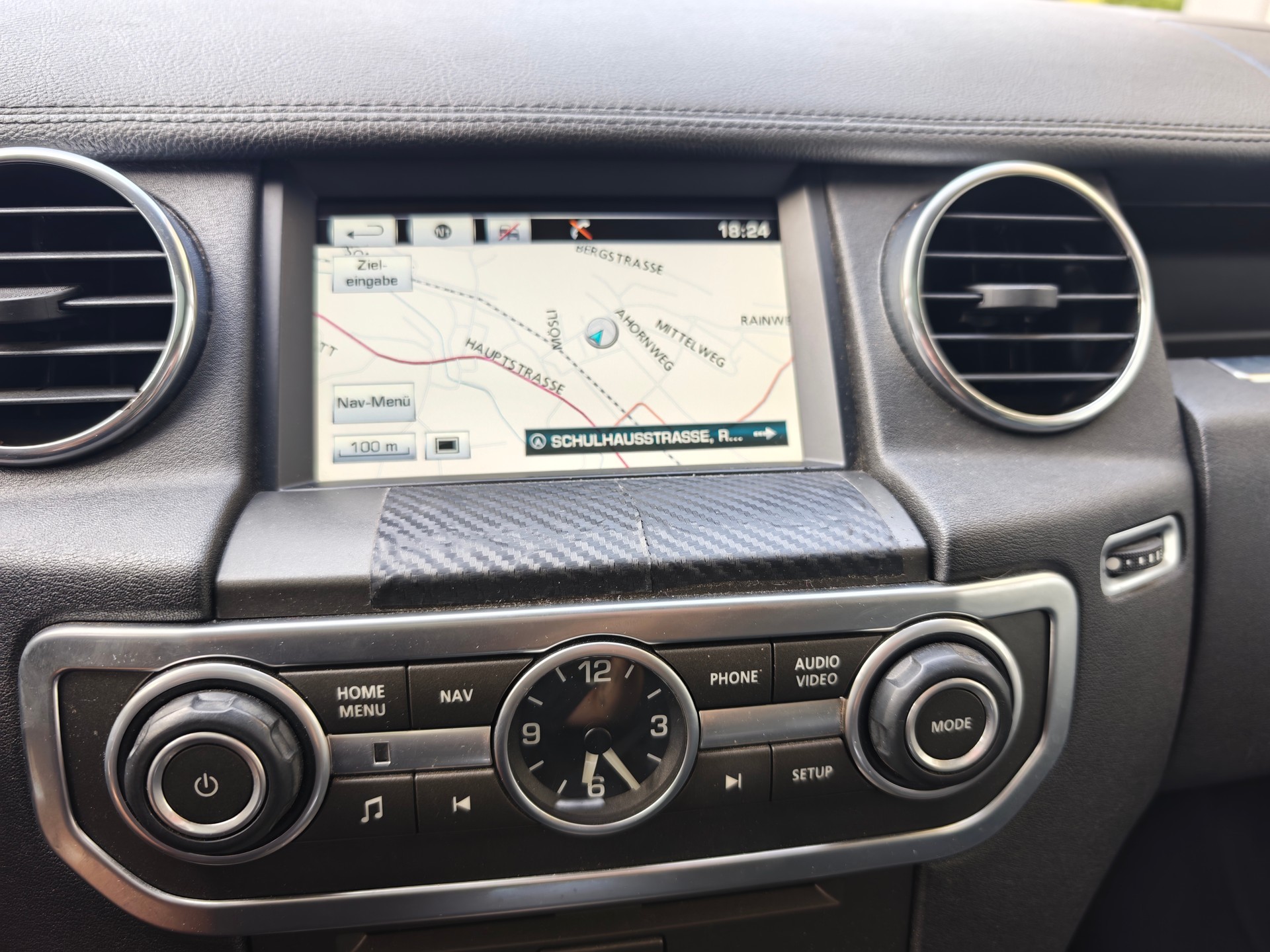 LAND ROVER Discovery 3.0 SDV6 HSE Automatic-image-15
