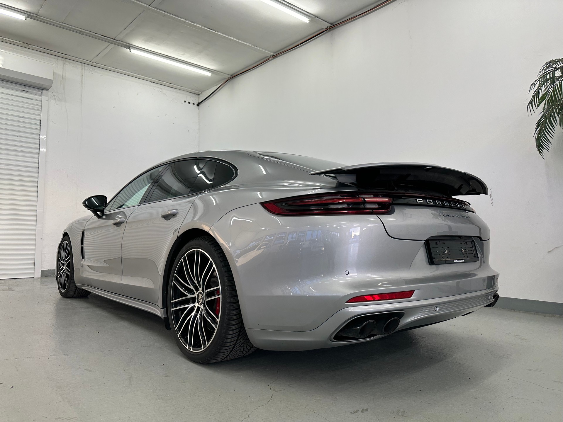 PORSCHE Turbo-image-6