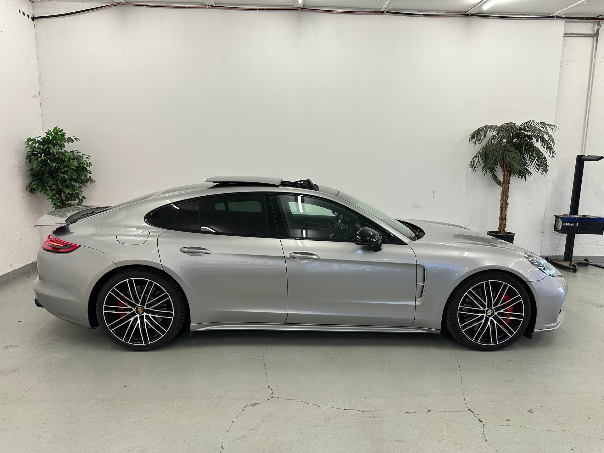 PORSCHE Turbo-image-2