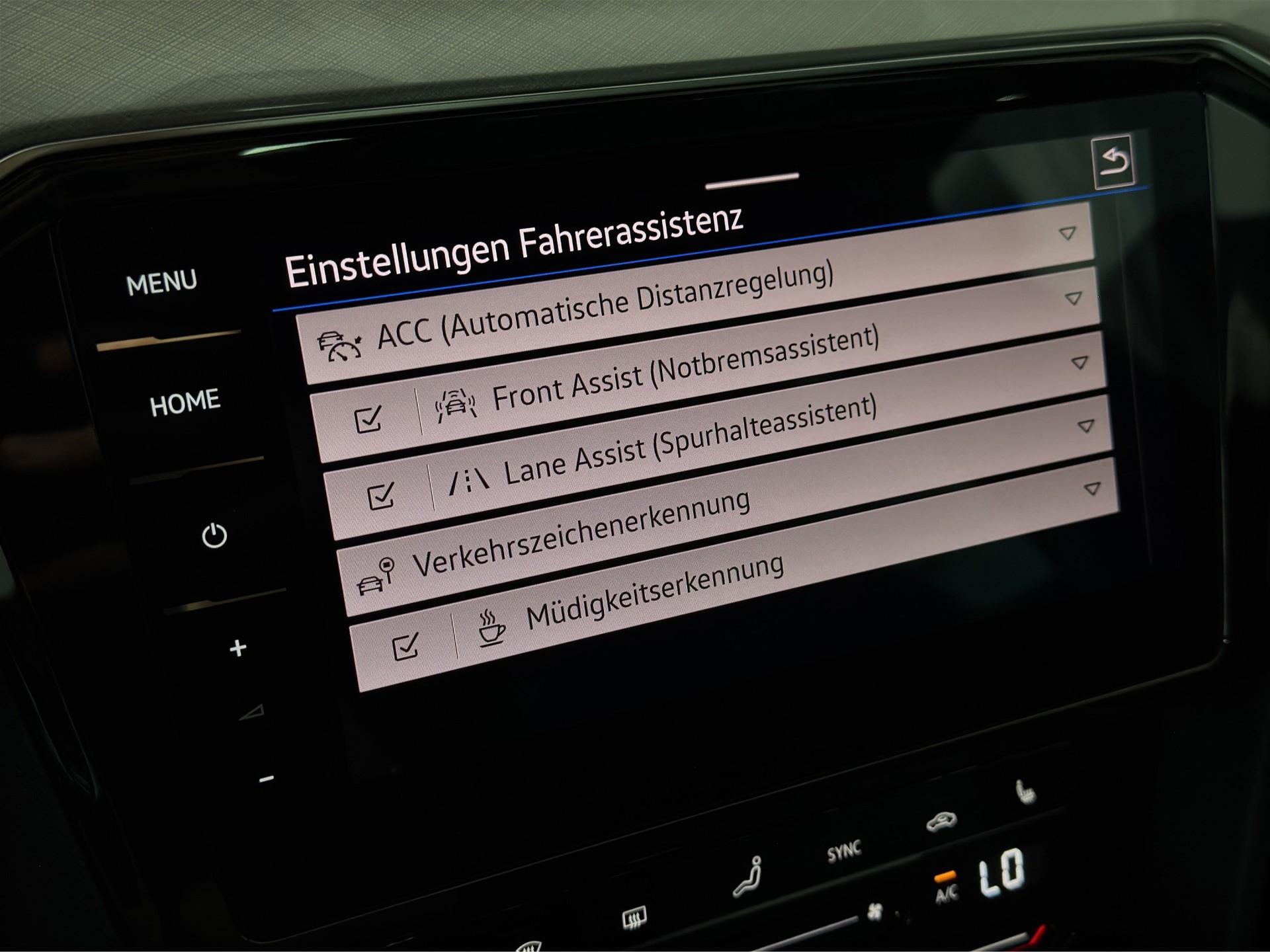 VW Passat Variant 2.0 TDI Business DSG "Digital Cockpit-RF.-Kamera-Matrix LED"-image-19