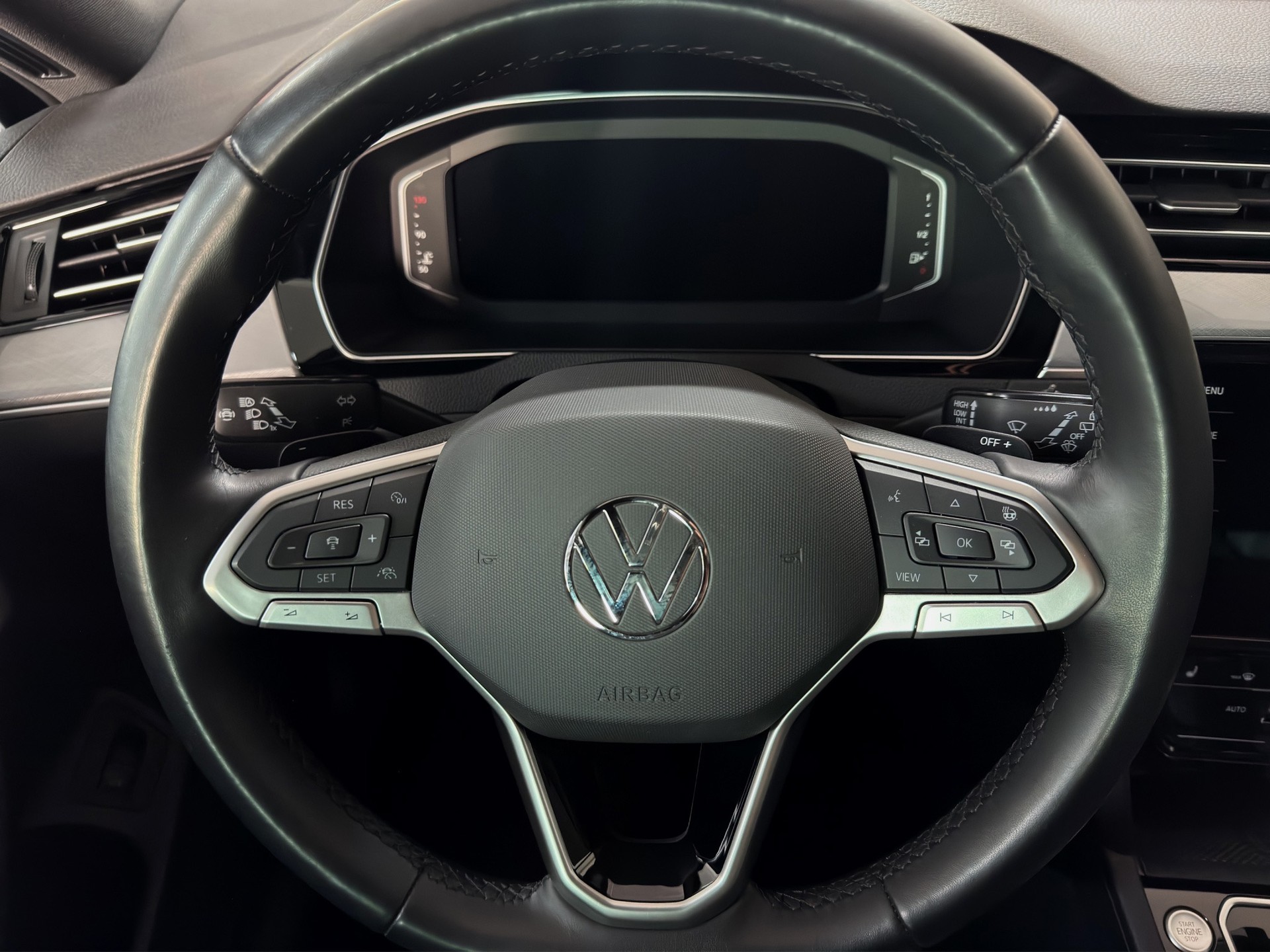 VW Passat Variant 2.0 TDI Business DSG "Digital Cockpit-RF.-Kamera-Matrix LED"-image-12