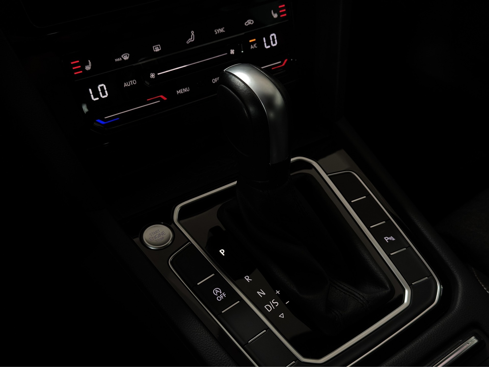 VW Passat Variant 2.0 TDI Business DSG "Digital Cockpit-RF.-Kamera-Matrix LED"-image-14