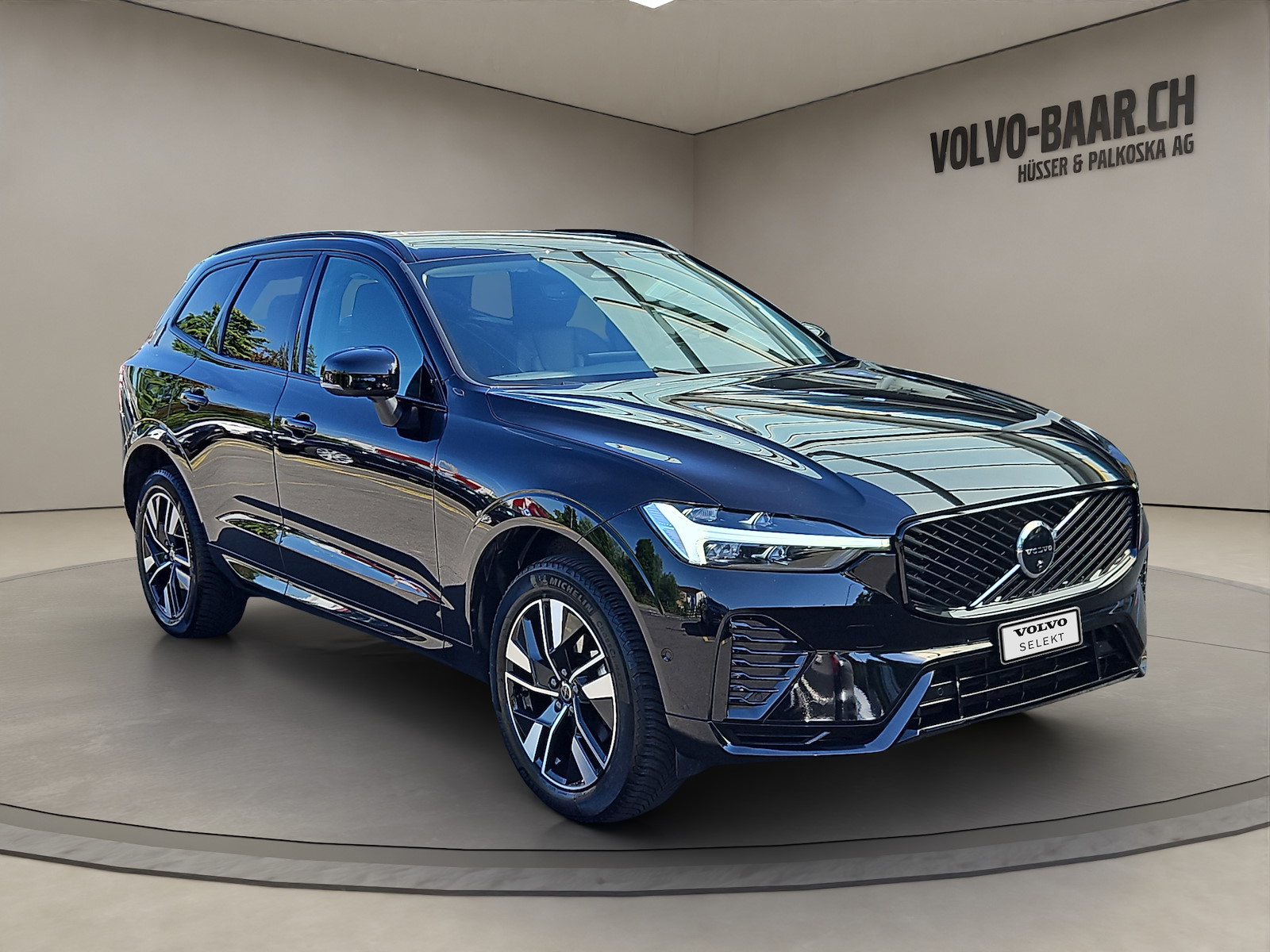 VOLVO XC60 2.0 B5 MH Plus Dark AWD-image-6