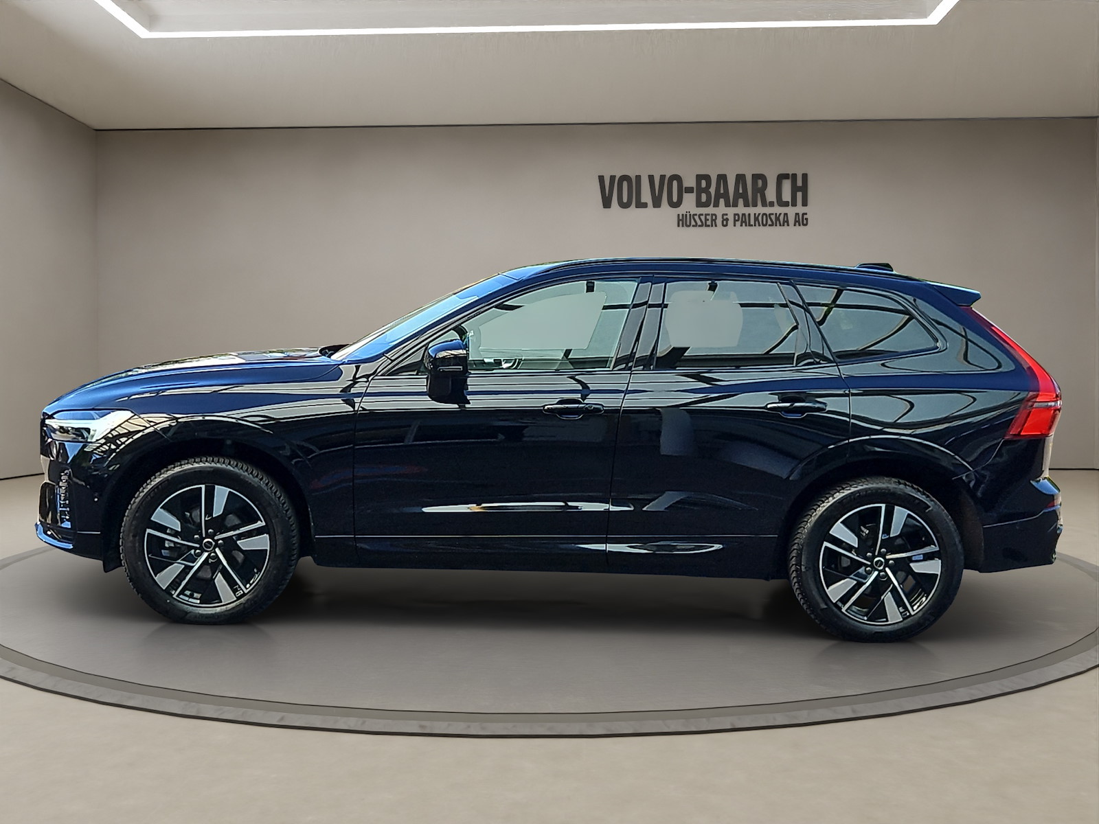 VOLVO XC60 2.0 B5 MH Plus Dark AWD-image-1