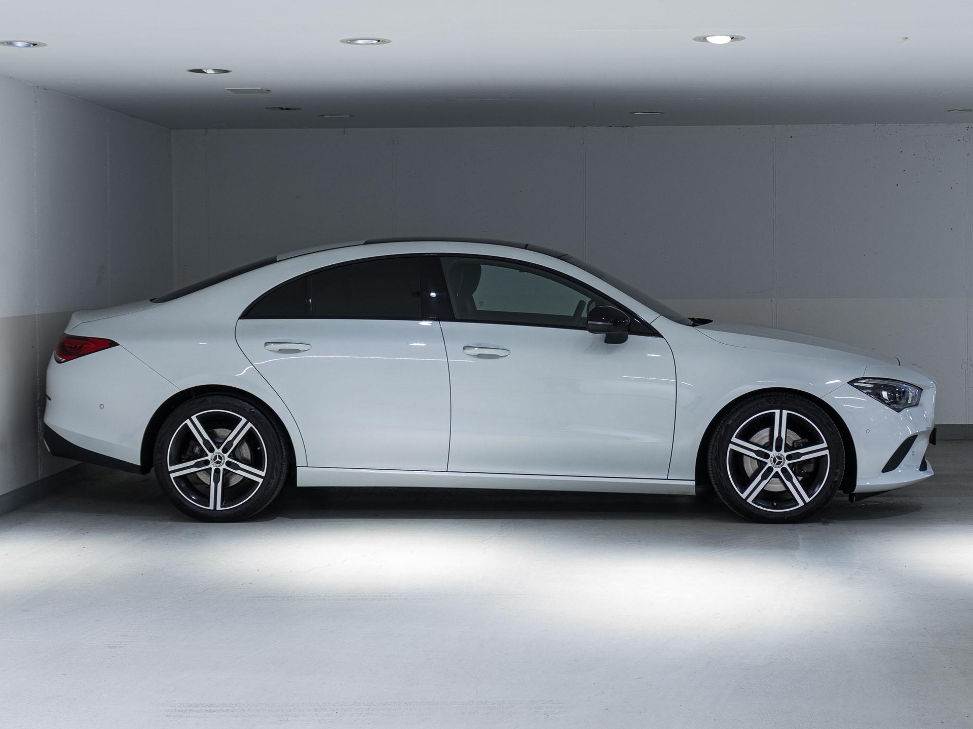 MERCEDES-BENZ CLA 220 4MATIC Coupé-image-1