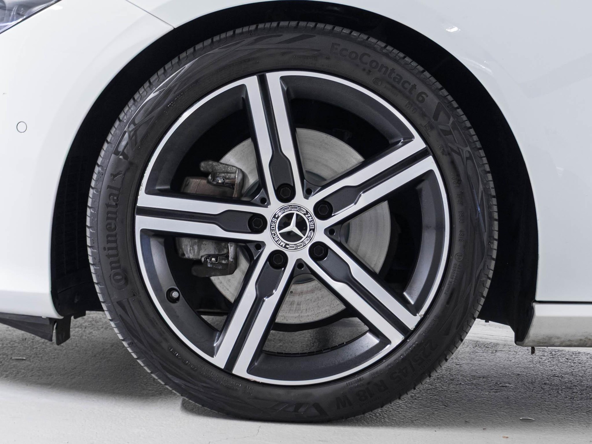 MERCEDES-BENZ CLA 220 4MATIC Coupé-image-14