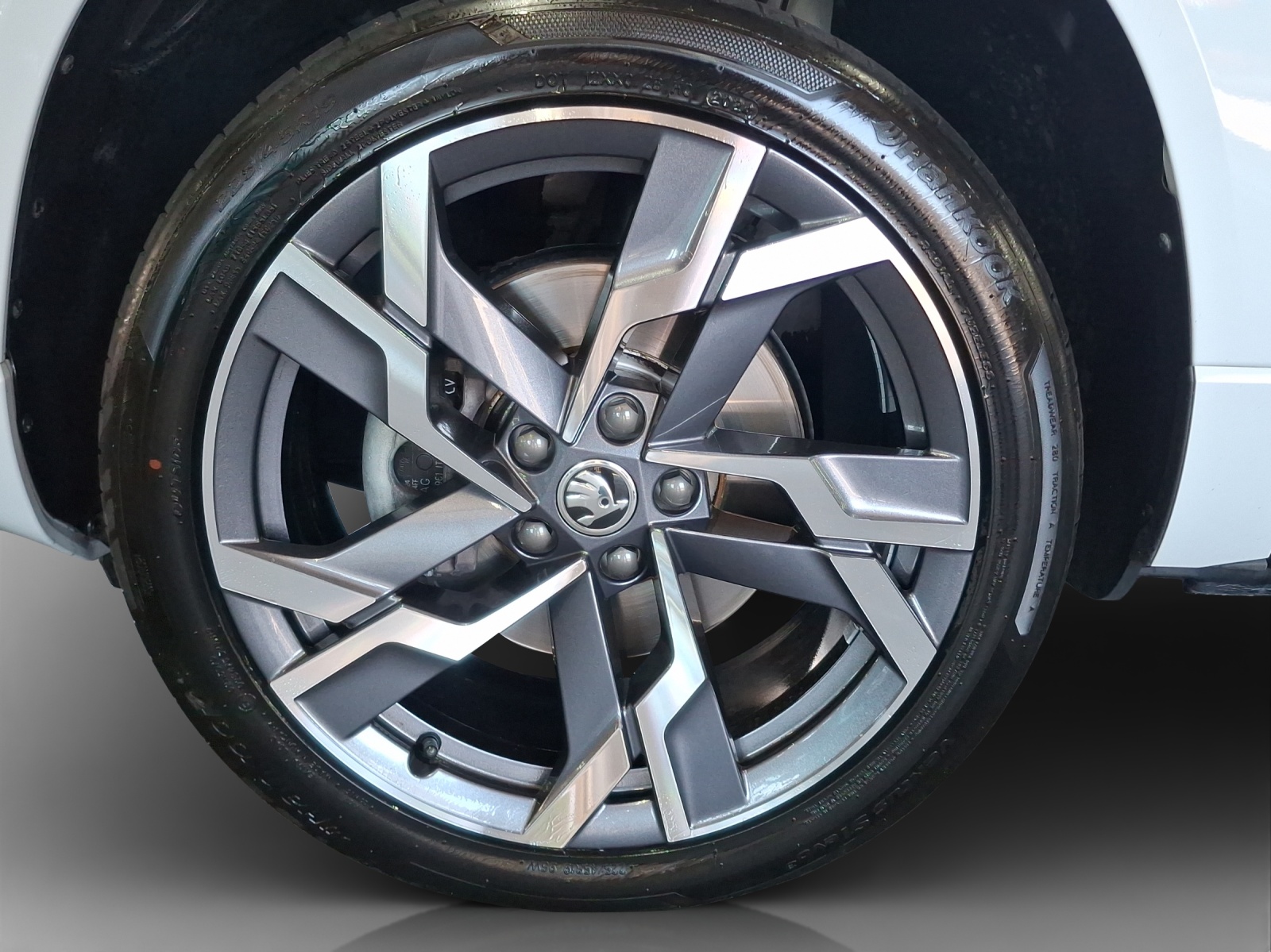 SKODA Karoq 2.0 TSI SportLine 4x4 DSG-image-14