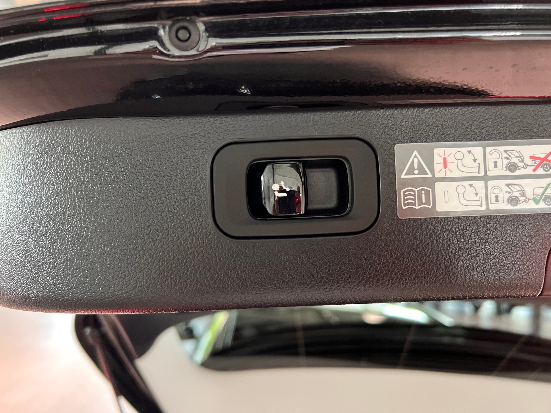 MERCEDES-BENZ C 200 T 4 Matic-image-6