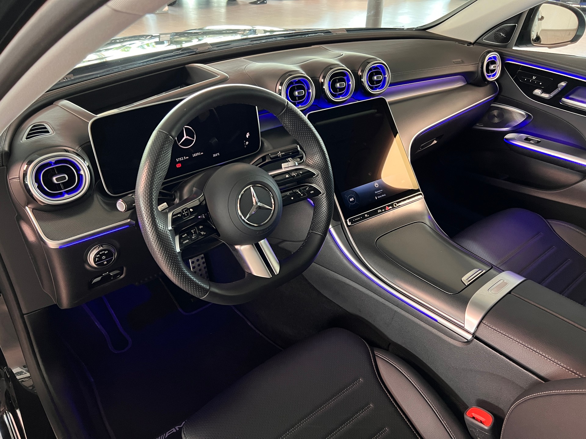 MERCEDES-BENZ C 200 T 4 Matic-image-9