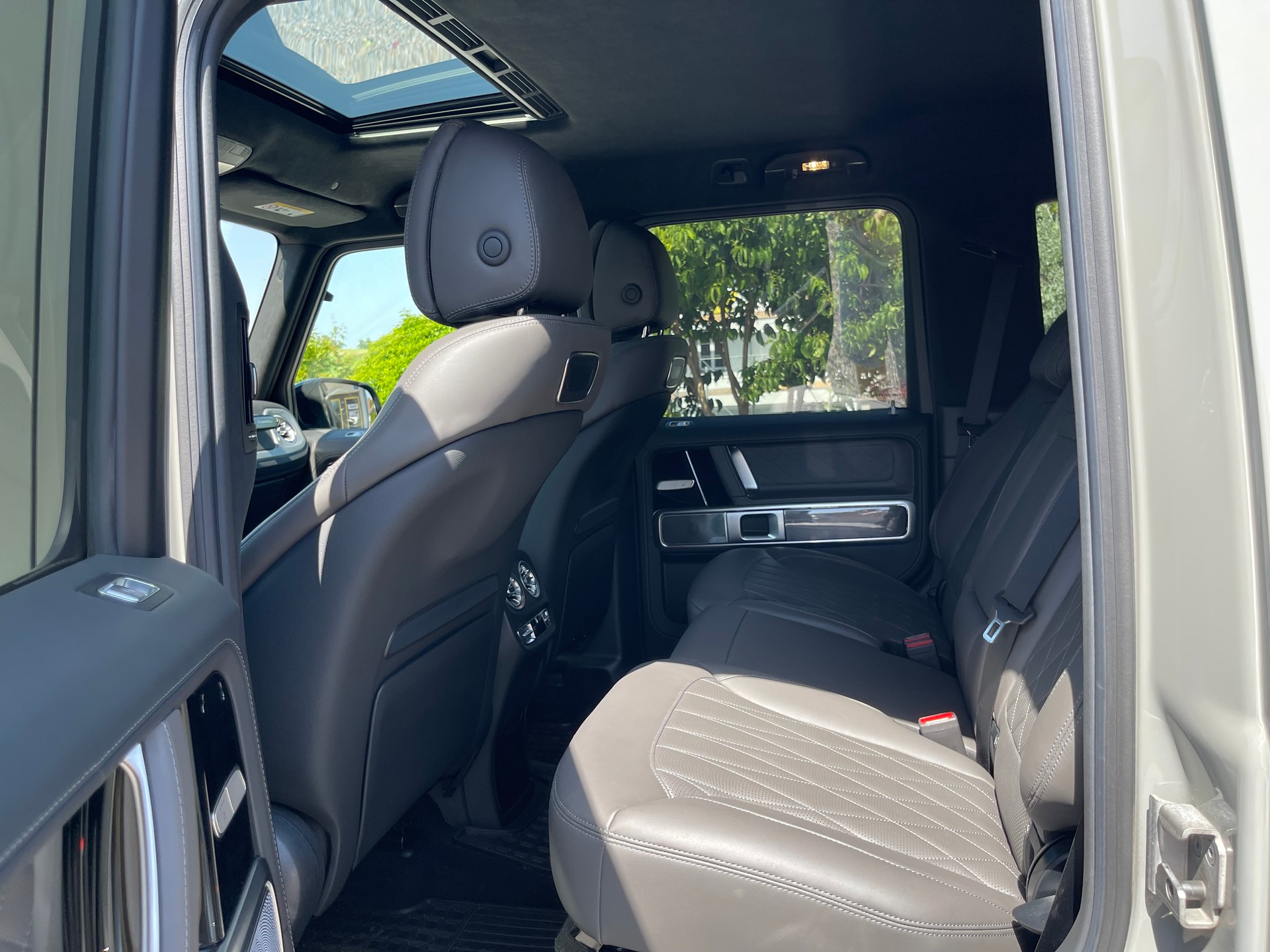 MERCEDES-BENZ G 400 d AMG Line 9G-Tronic-image-10
