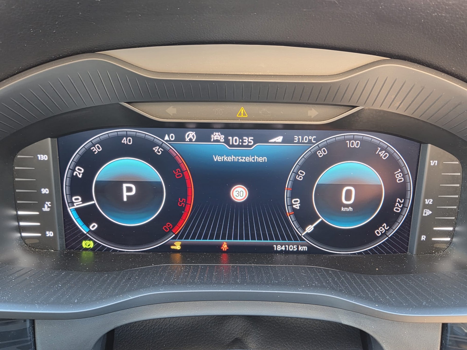 SKODA Kodiaq 2.0 TDI Drive DSG 4x4-image-8
