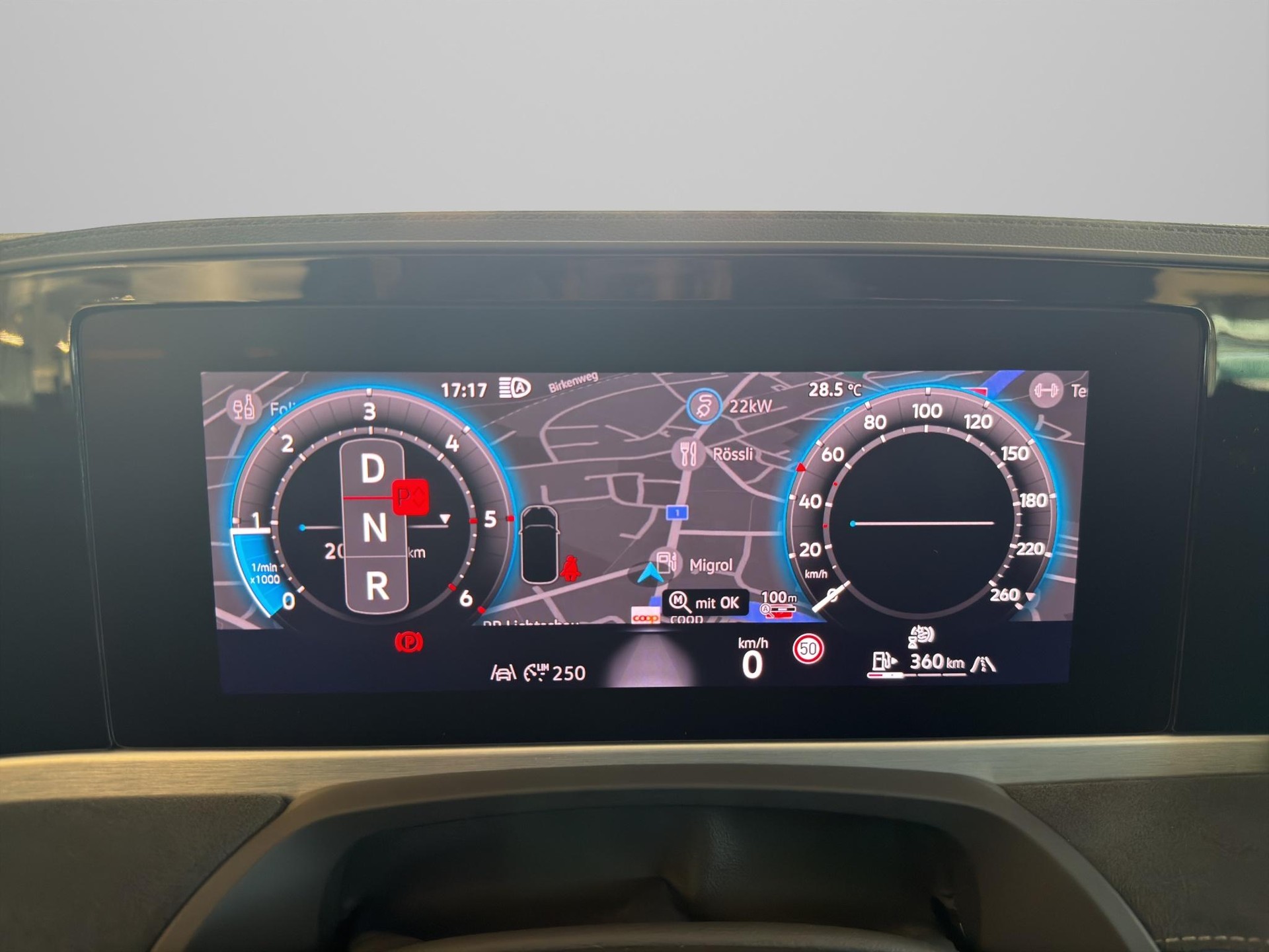 VW Passat Variant 2.0 TDI R-Line DSG 4motion-image-16