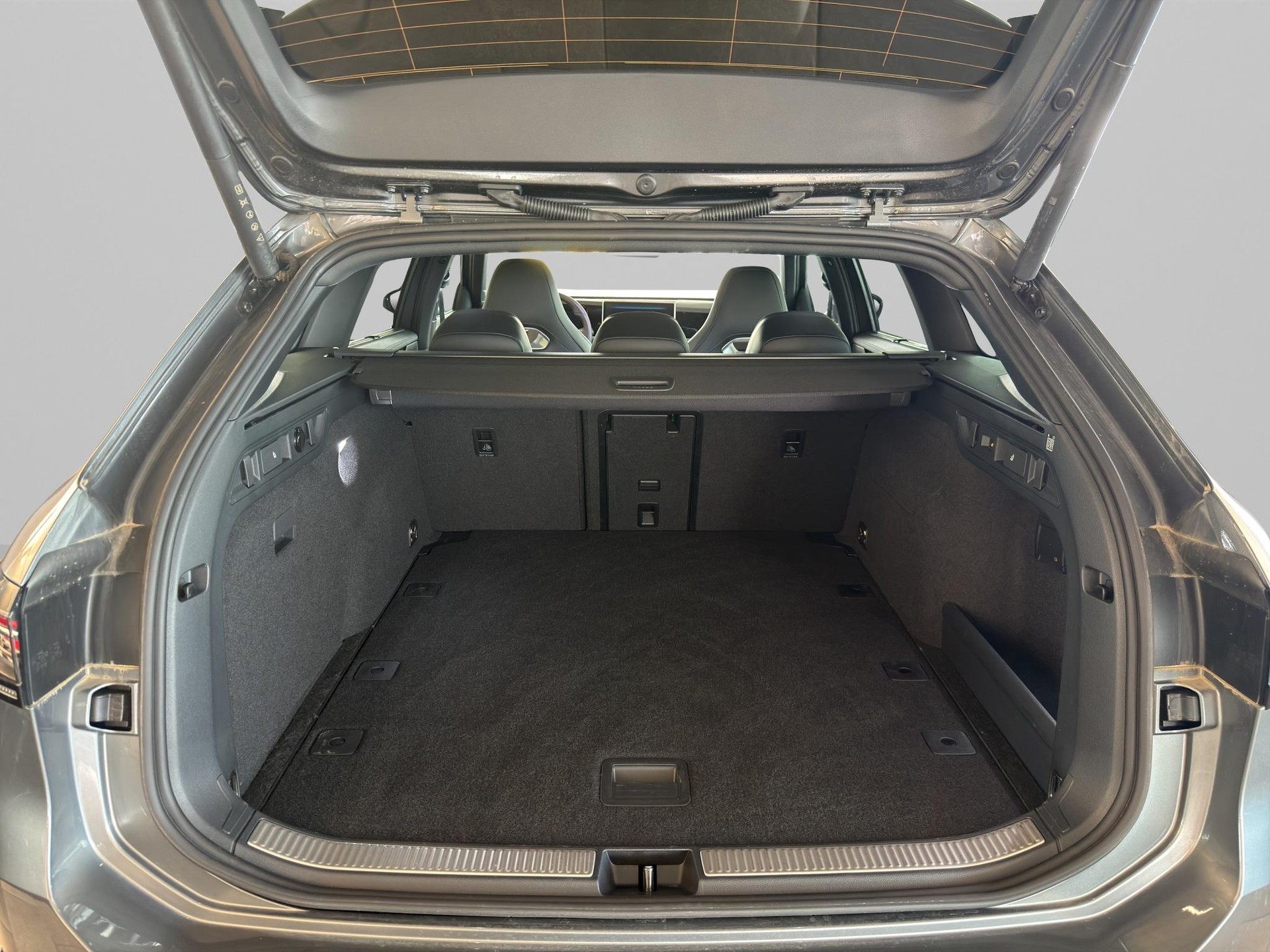 VW Passat Variant 2.0 TDI R-Line DSG 4motion-image-9