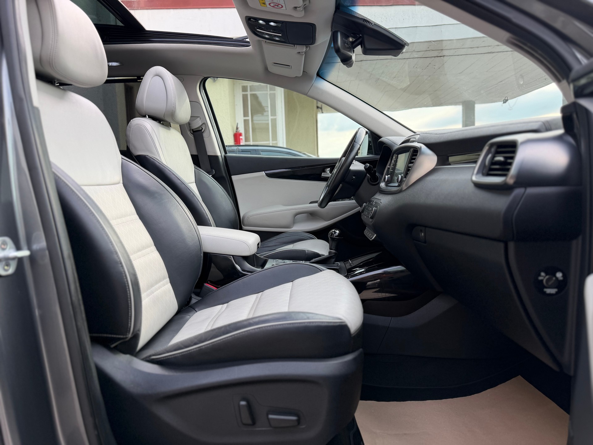 KIA Sorento 2.2 CRDI Style 7P. Automatic-image-14
