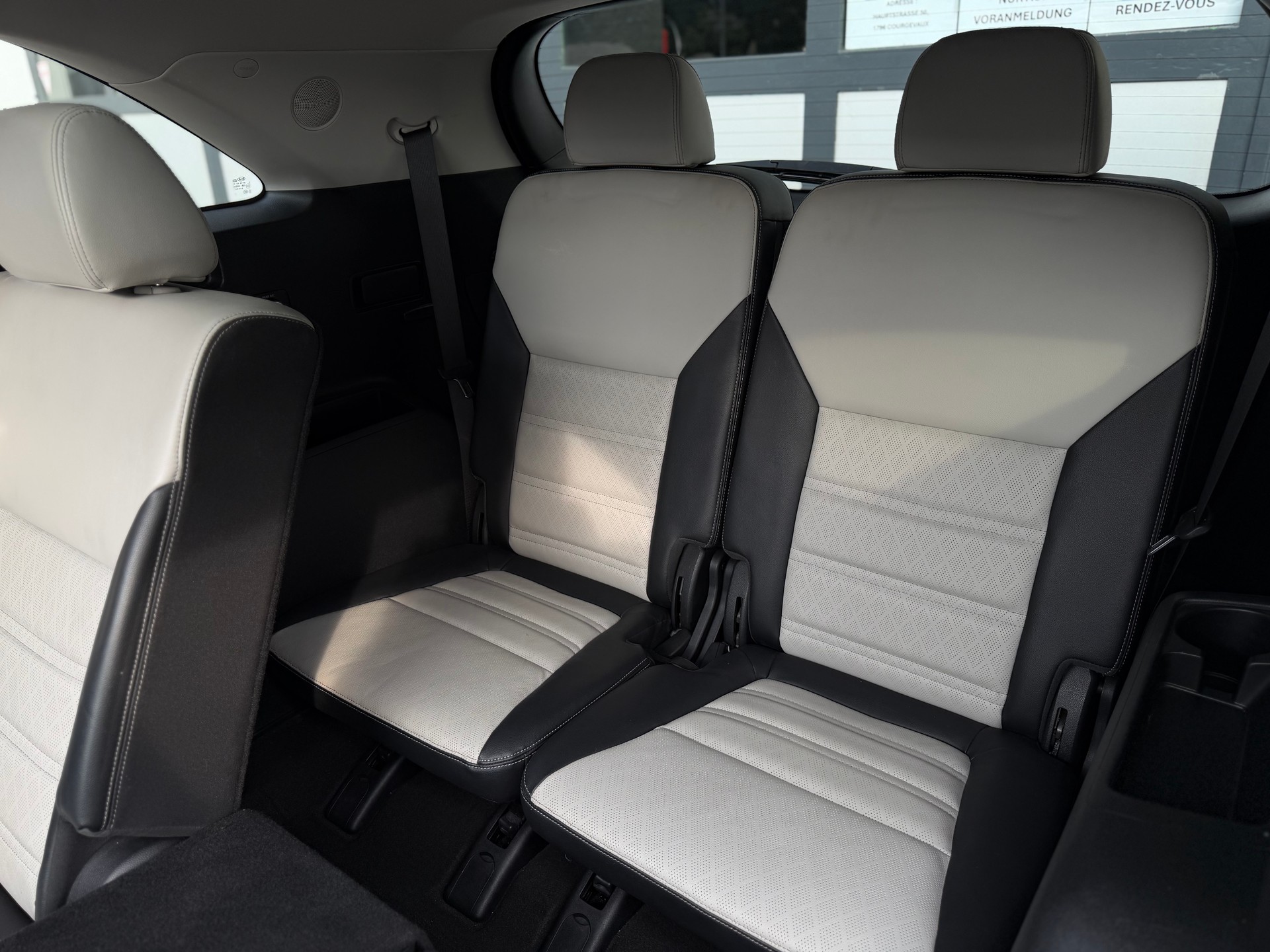 KIA Sorento 2.2 CRDI Style 7P. Automatic-image-11