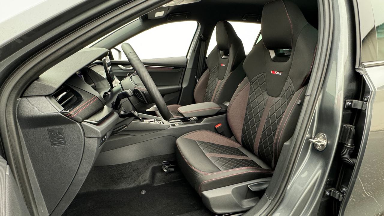 SKODA Octavia Combi 2.0 TSI DSG RS-image-4