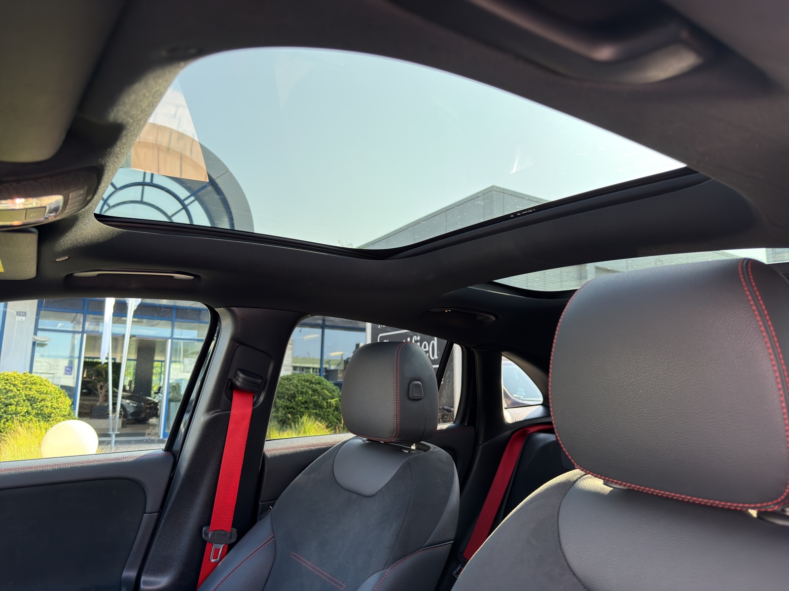 MERCEDES-BENZ GLA AMG 35 4Matic 8G-DCT-image-15