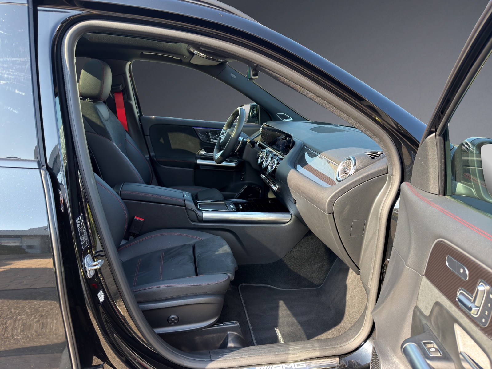 MERCEDES-BENZ GLA AMG 35 4Matic 8G-DCT-image-6