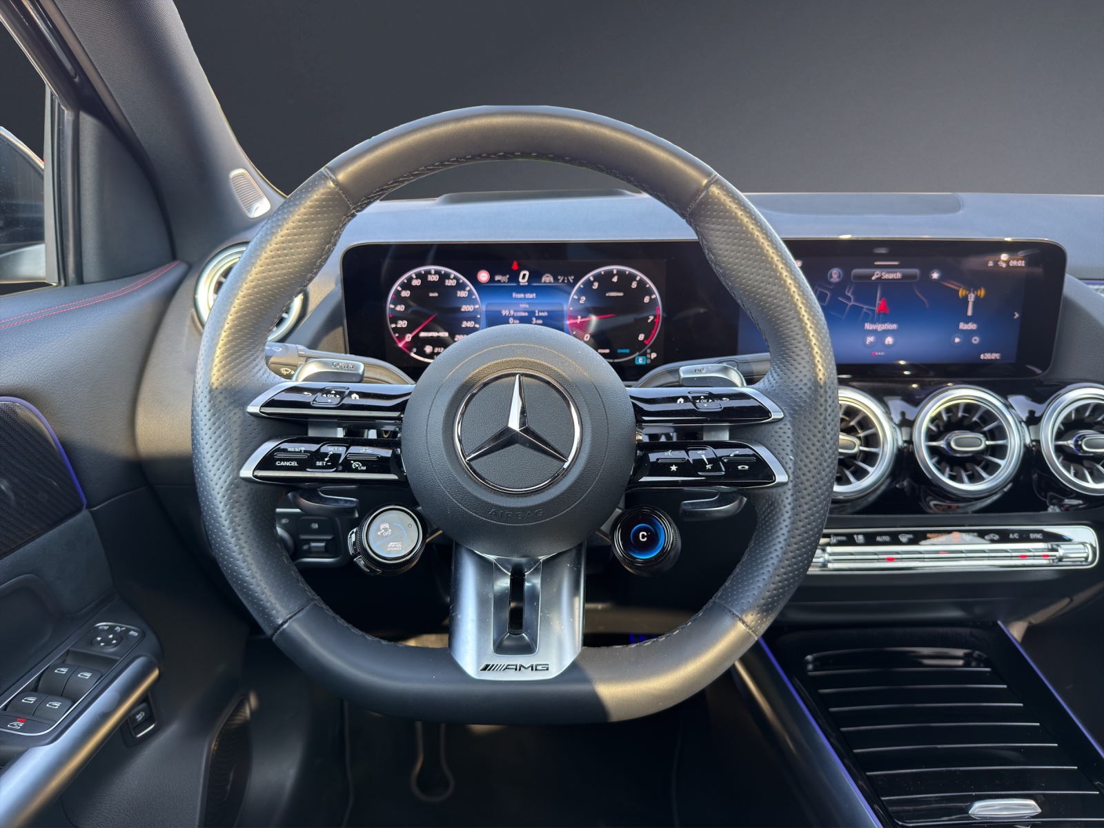 MERCEDES-BENZ GLA AMG 35 4Matic 8G-DCT-image-14