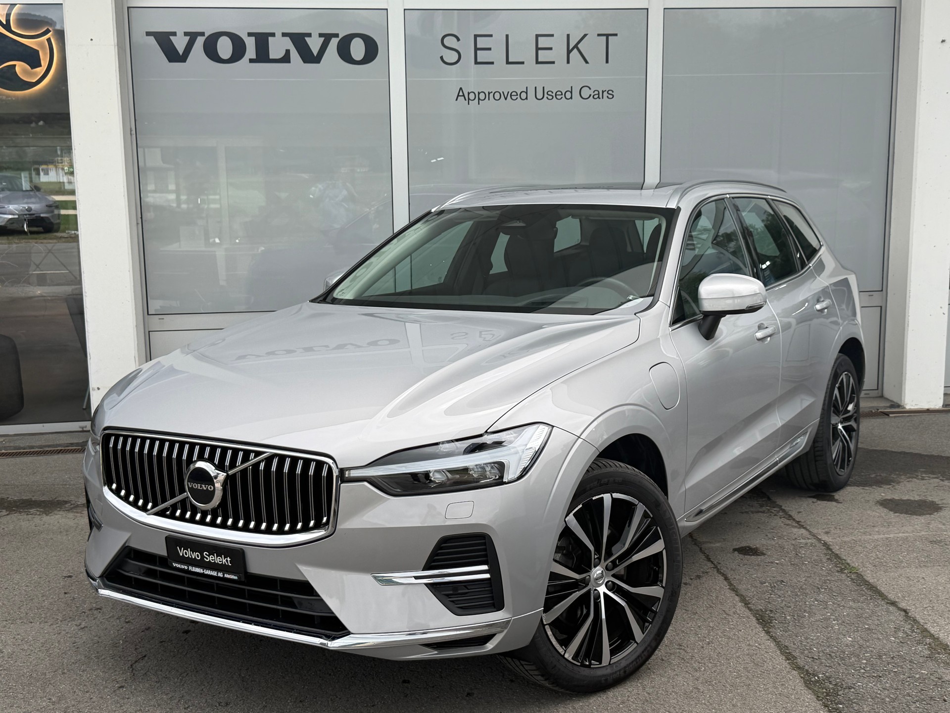 VOLVO XC60 T6 eAWD Ultimate Bright Geartronic-image-0
