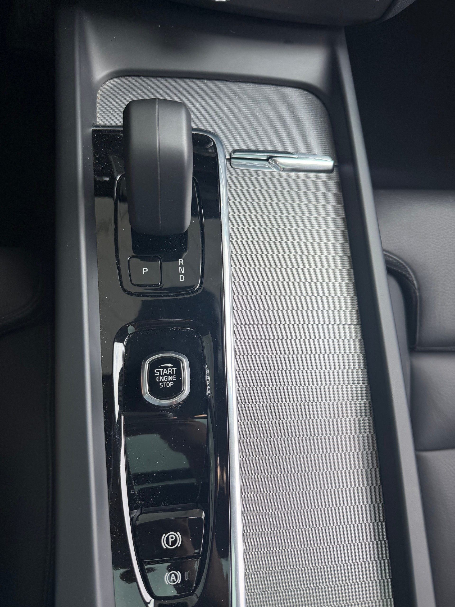 VOLVO XC60 T6 eAWD Ultimate Bright Geartronic-image-12