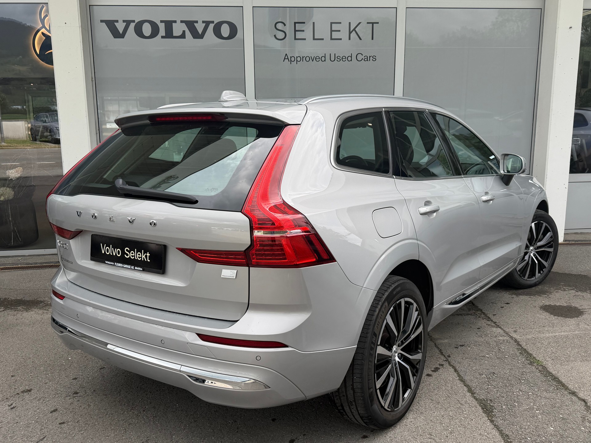 VOLVO XC60 T6 eAWD Ultimate Bright Geartronic-image-1