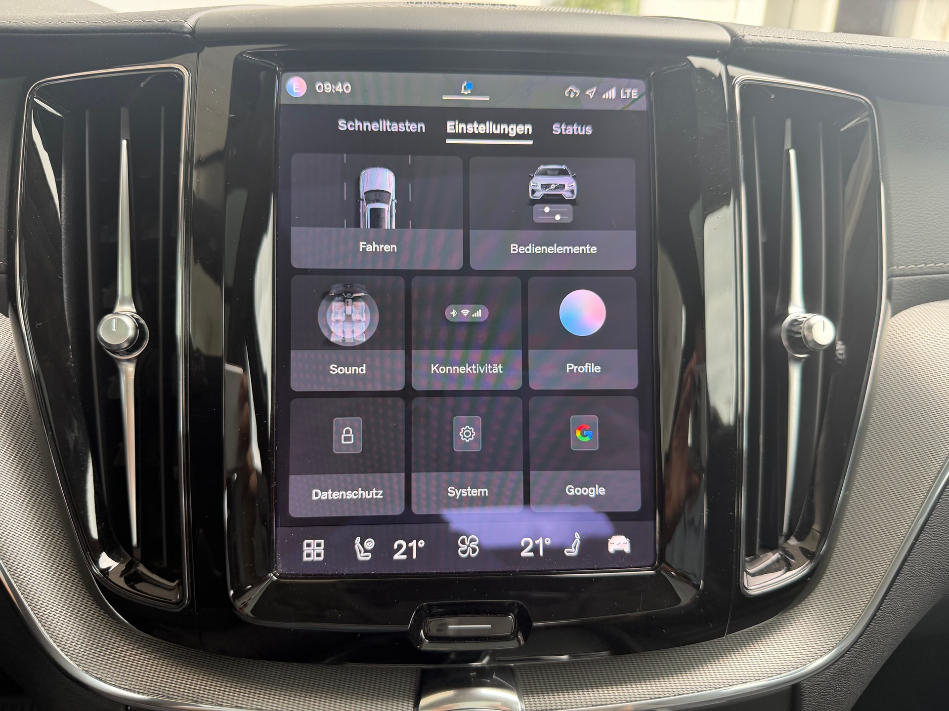 VOLVO XC60 T6 eAWD Ultimate Bright Geartronic-image-17
