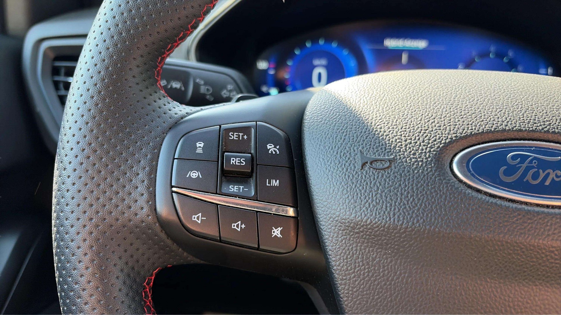 FORD Focus 1.0 MHEV ST-Line X Automat 155PS-image-20