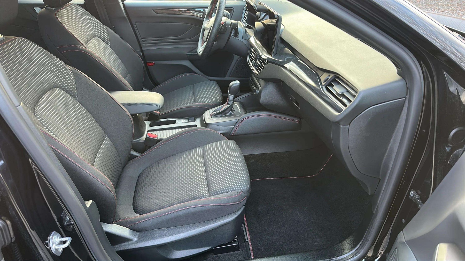 FORD Focus 1.0 MHEV ST-Line X Automat 155PS-image-11
