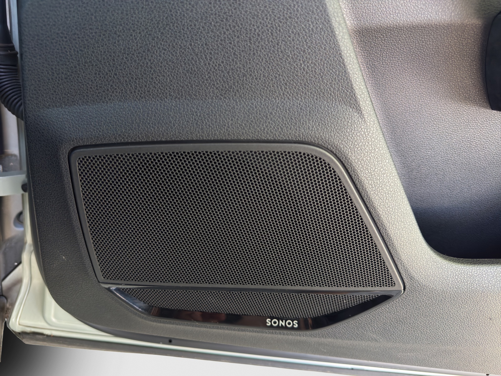 AUDI RS Q3 Sportback quattro S tronic-image-15