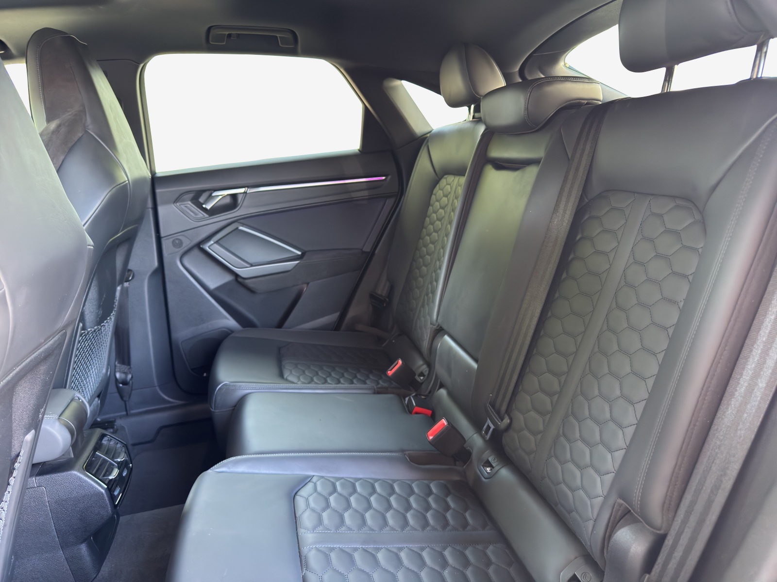 AUDI RS Q3 Sportback quattro S tronic-image-11