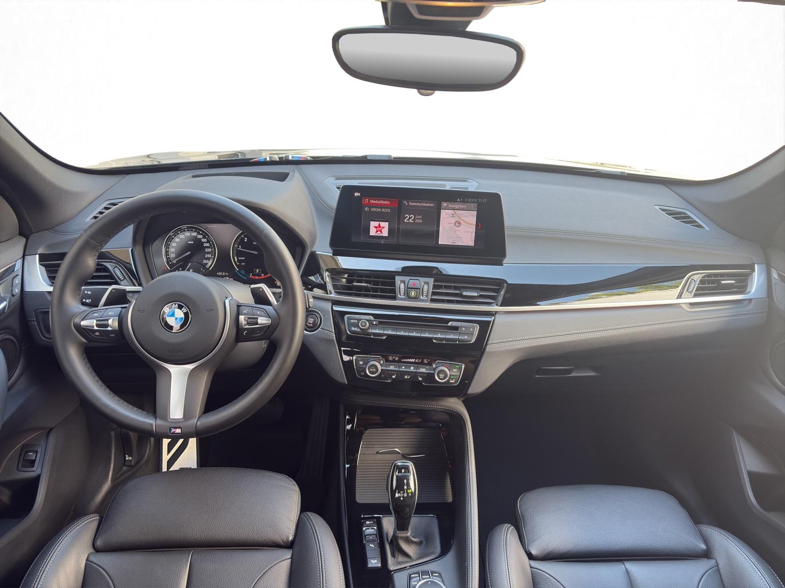 BMW X1 20i xDrive-image-12