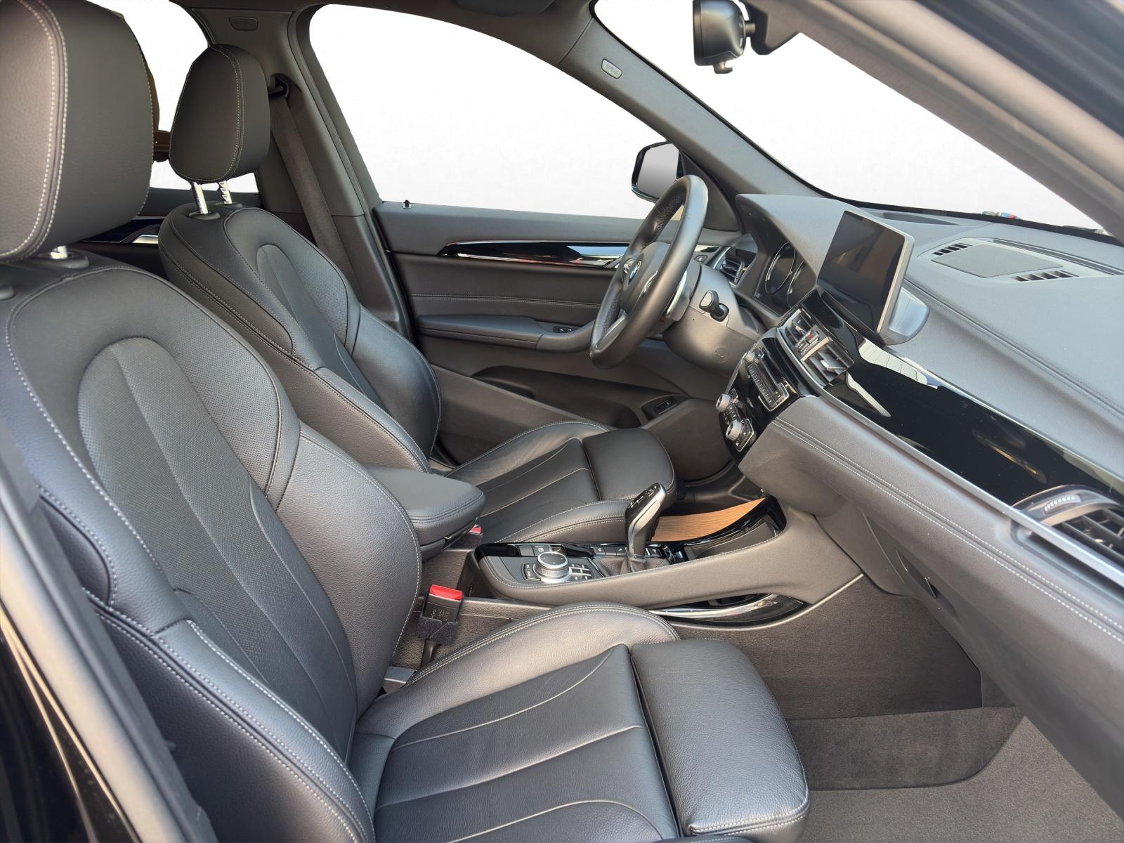 BMW X1 20i xDrive-image-15