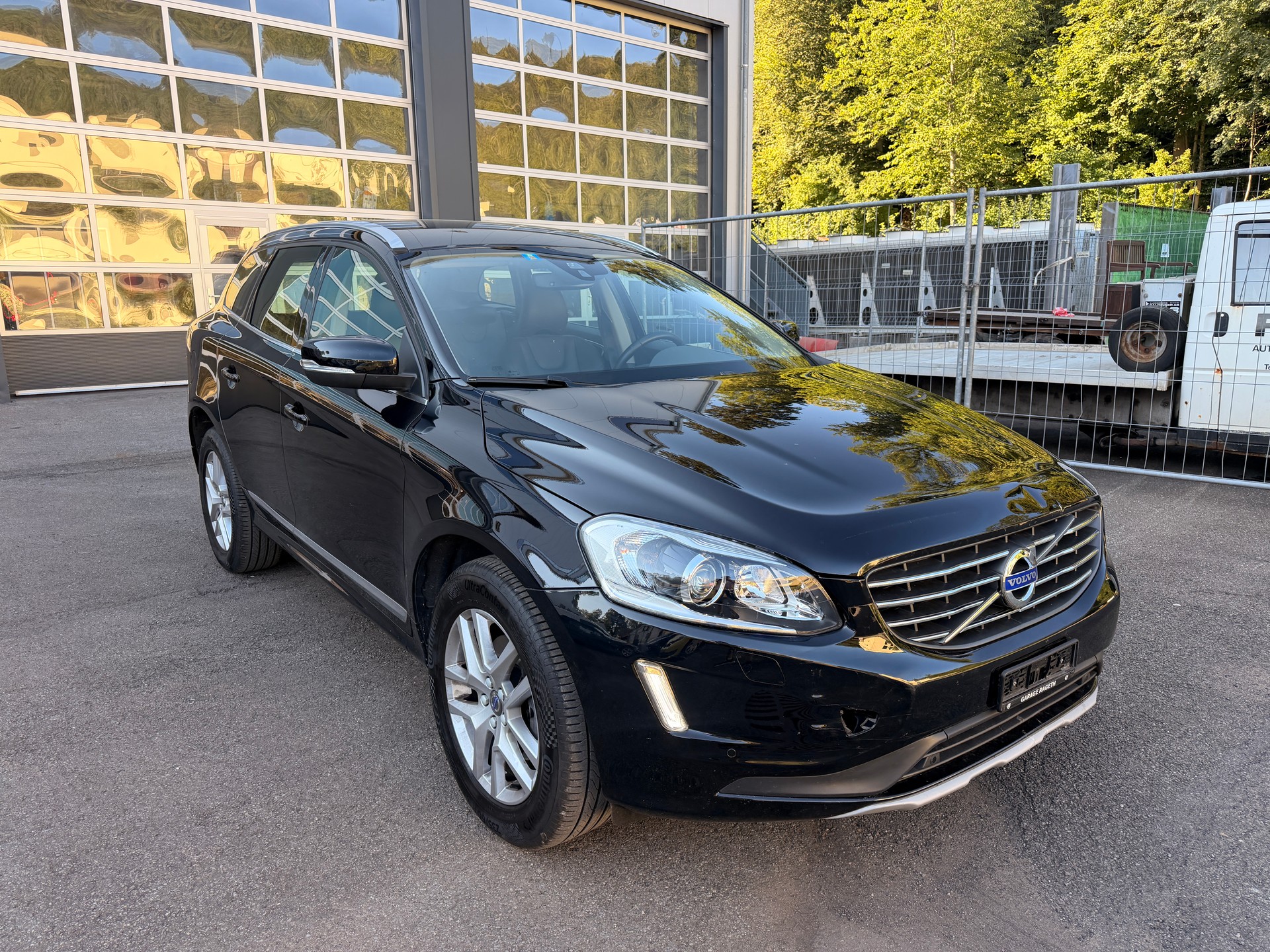 VOLVO XC60 T5 AWD Executive Plus Geartronic-image-2
