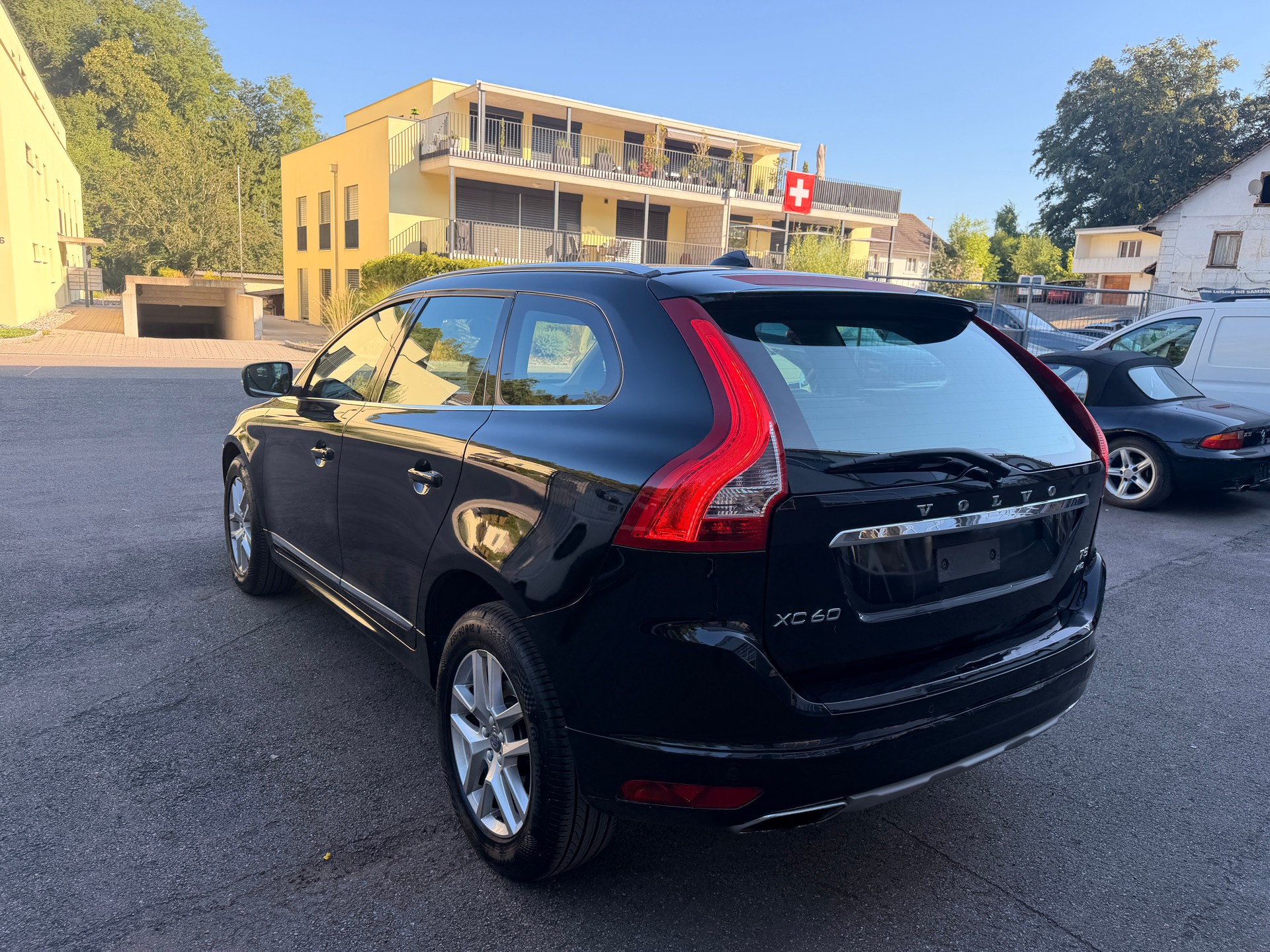 VOLVO XC60 T5 AWD Executive Plus Geartronic-image-5