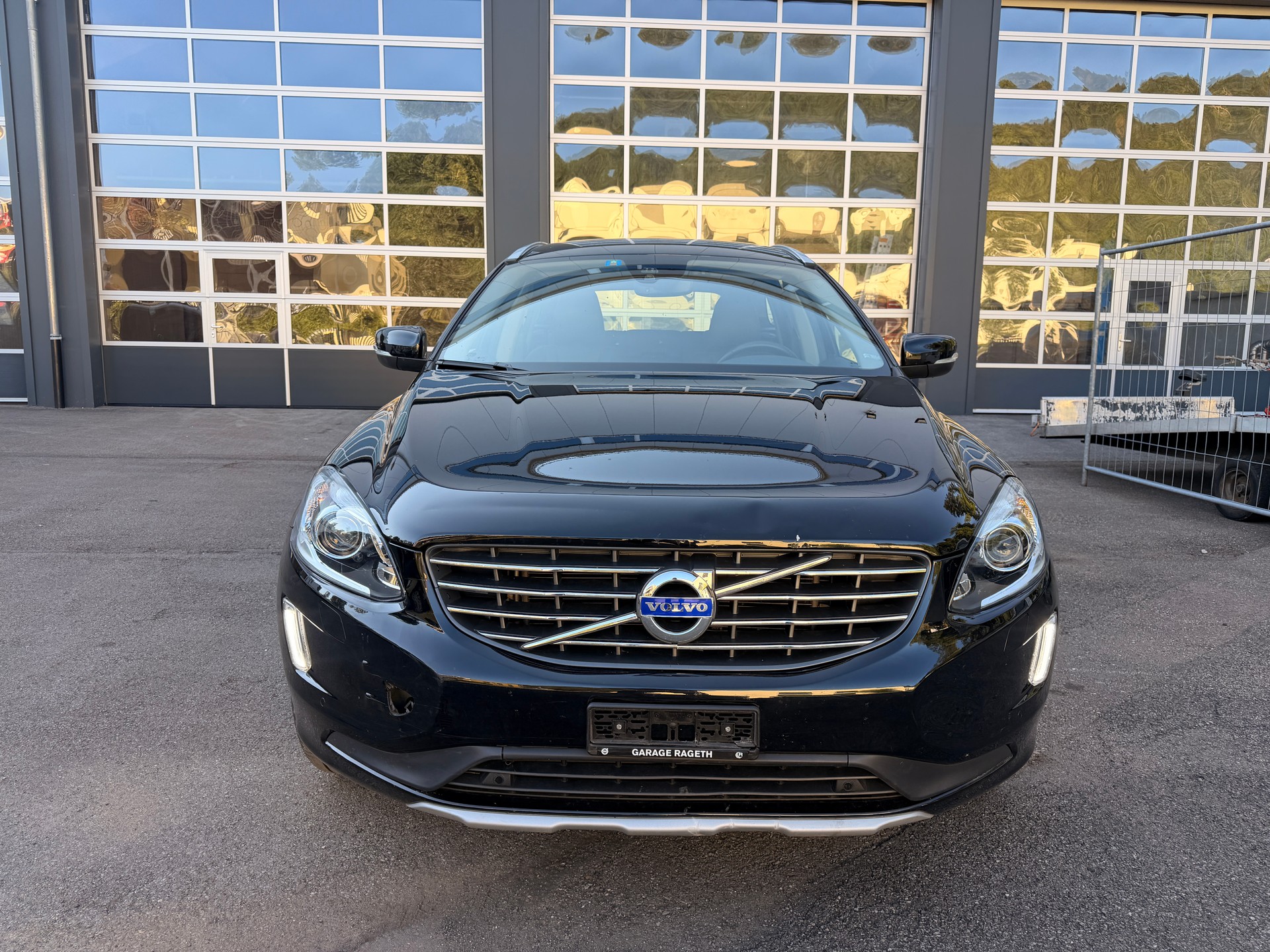 VOLVO XC60 T5 AWD Executive Plus Geartronic-image-0