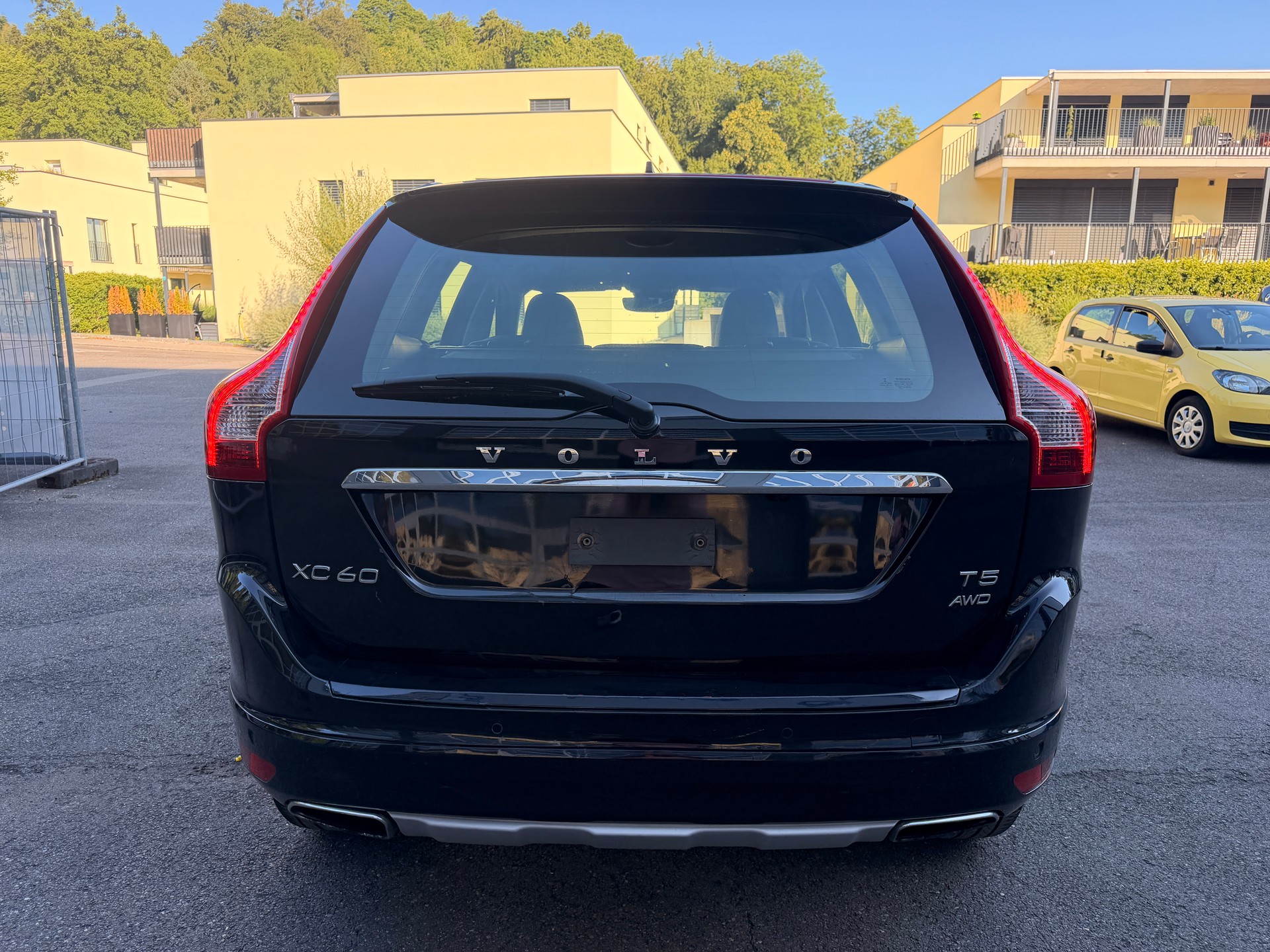 VOLVO XC60 T5 AWD Executive Plus Geartronic-image-4