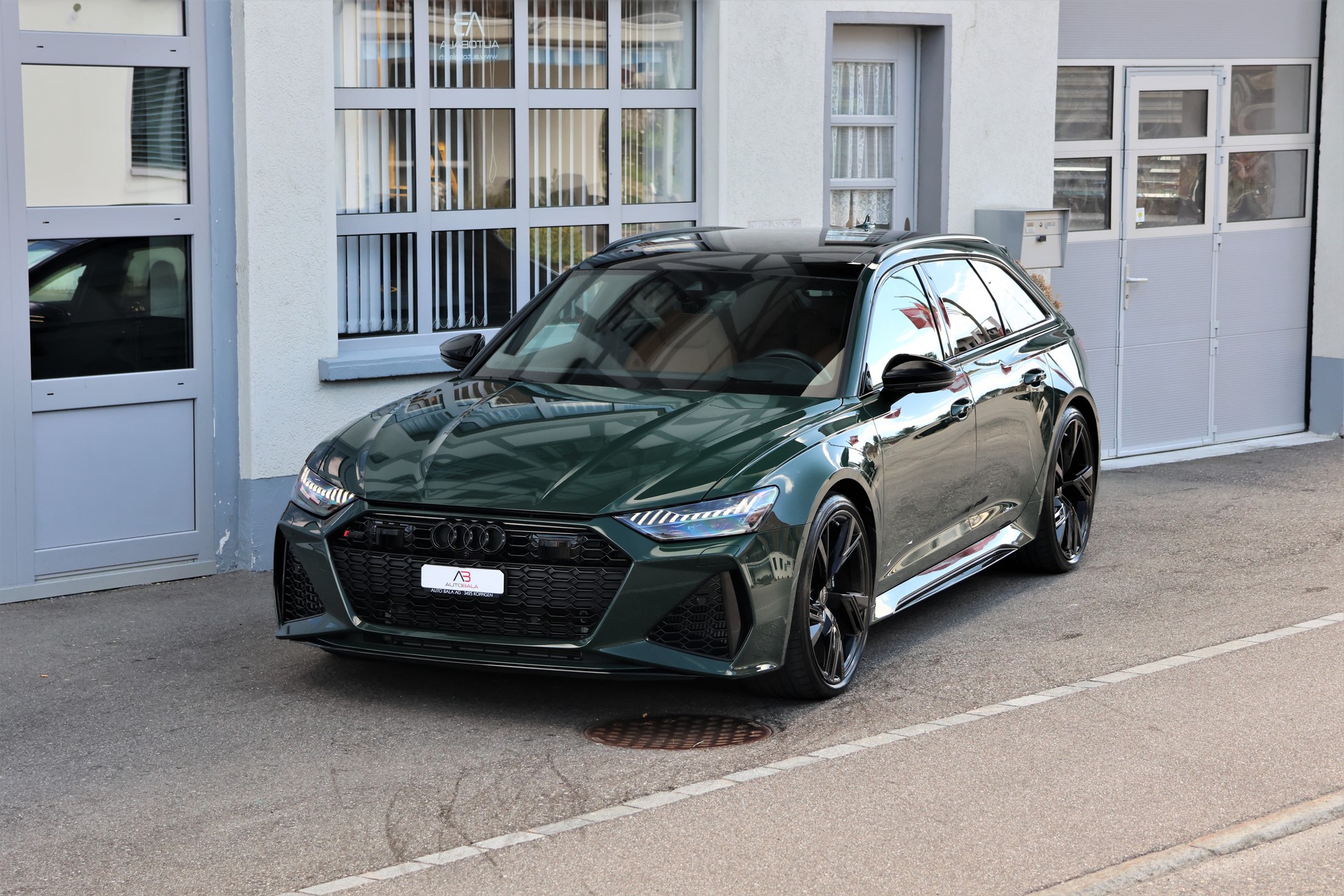 AUDI RS6 Avant 4.0 TFSI V8 Performance quattro (CH) *Exclusive Goodwood Green*